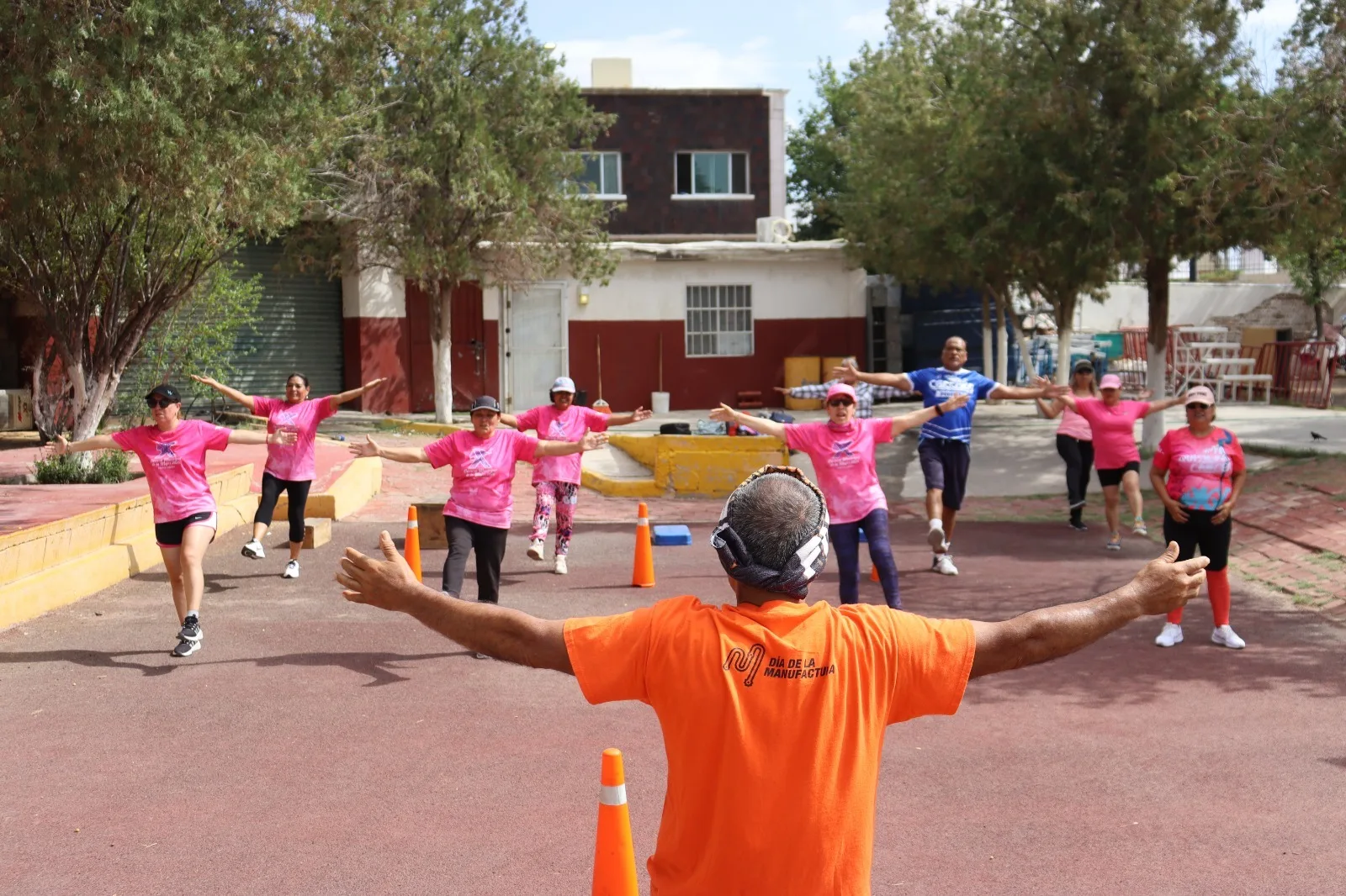 Sesiones de activación física para adultos mayores en el Estadio Municipal 20 de Noviembre - imagen 1