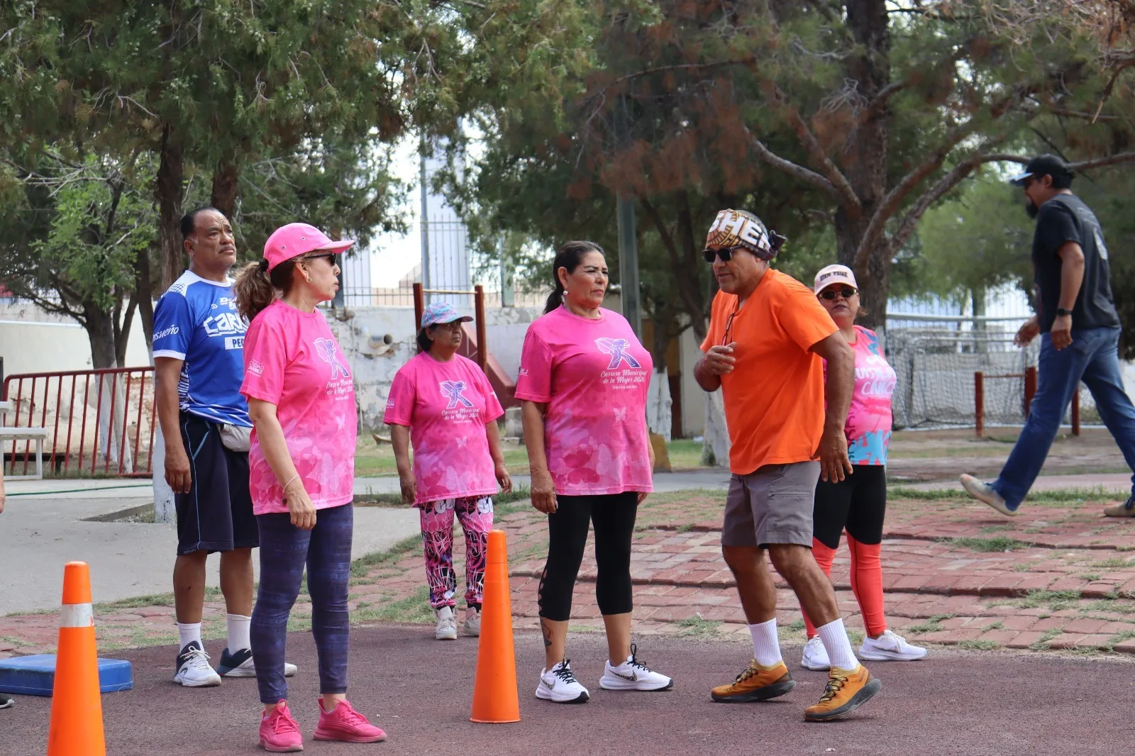 Sesiones de activación física para adultos mayores en el Estadio Municipal 20 de Noviembre - imagen 3