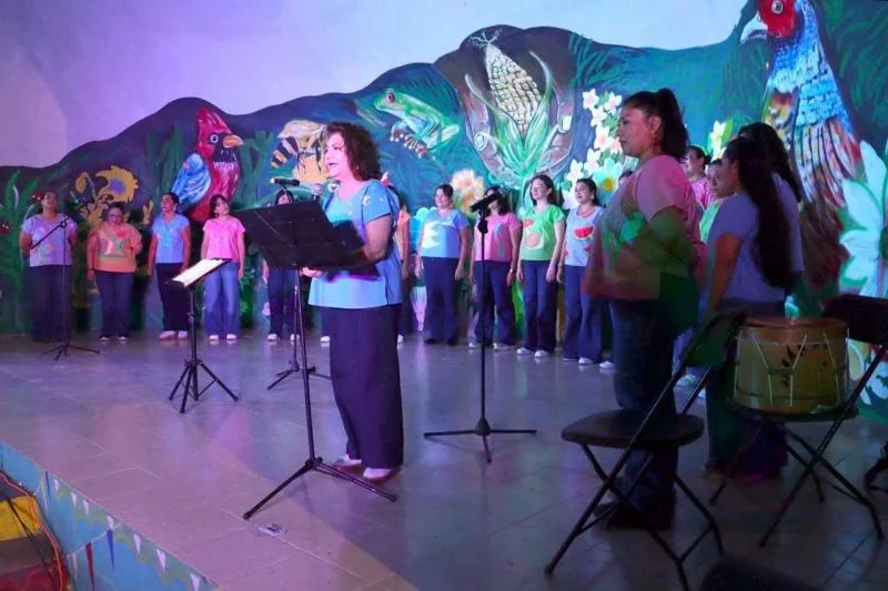 Niñas y niños de Paaxil Kuxtal protagonizan concierto en la Concha Acústica de Tixpéhual - imagen 2