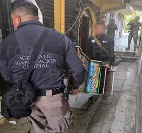 FGR asegura 12 máquinas tragamonedas en cateo en Cerro Azul, Veracruz - imagen 4