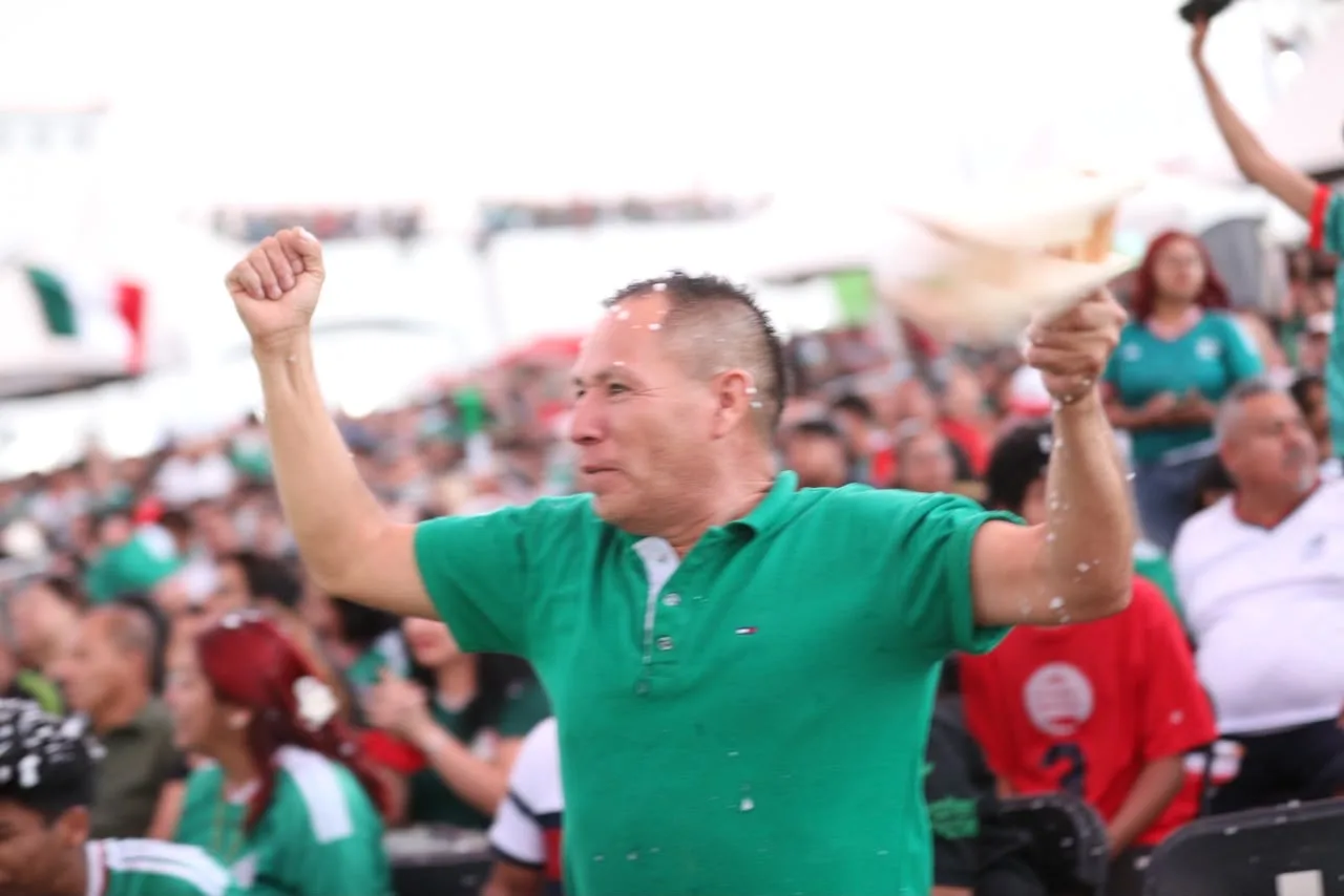Alcalde de Ciudad Juárez asiste al Estadio 8 de Diciembre para ver el partido México vs Ecuador en el Mundial 2026 - imagen 11