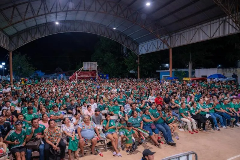 14 mil personas celebran triunfo de México en Zonas Fan de Yucatán con saldo blanco - imagen 4