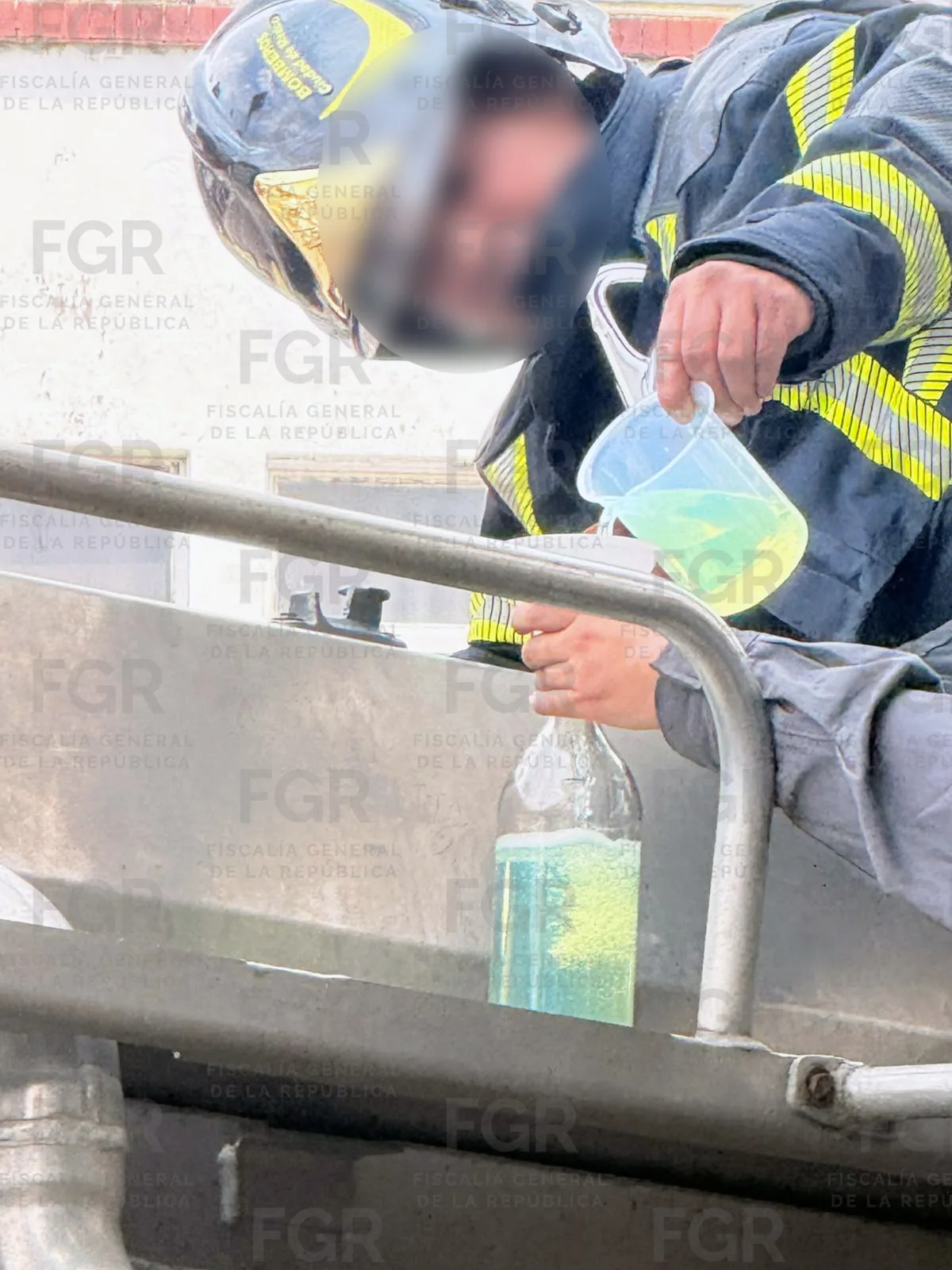 FGR vincula a proceso a cuatro personas por posesión ilícita de petrolífero en CDMX - imagen 4