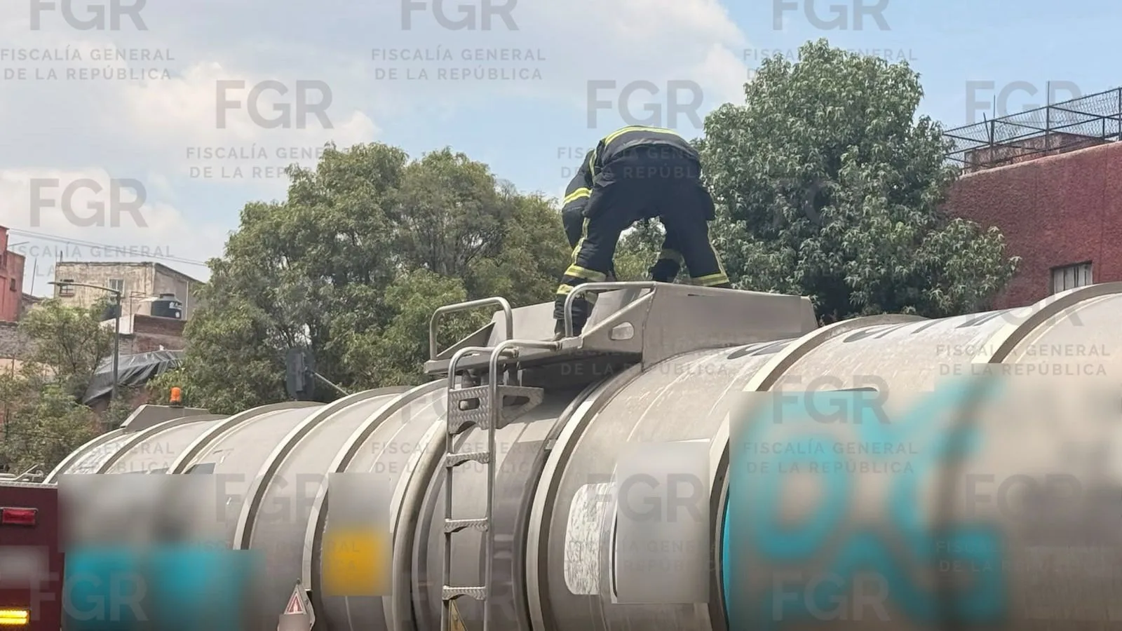 FGR vincula a proceso a cuatro personas por posesión ilícita de petrolífero en CDMX - imagen 8