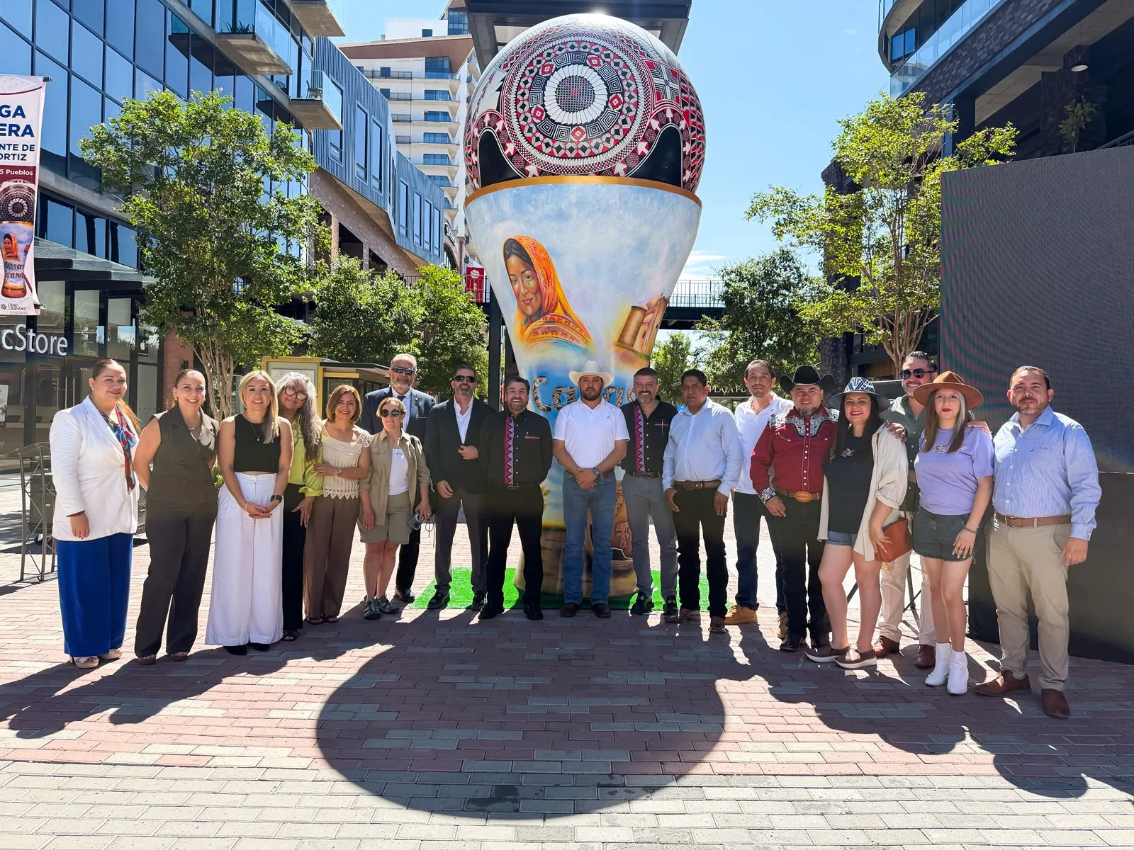 Develan en Chihuahua la esfera monumental “Hilos Mágicos de Chihuahua” - imagen 1