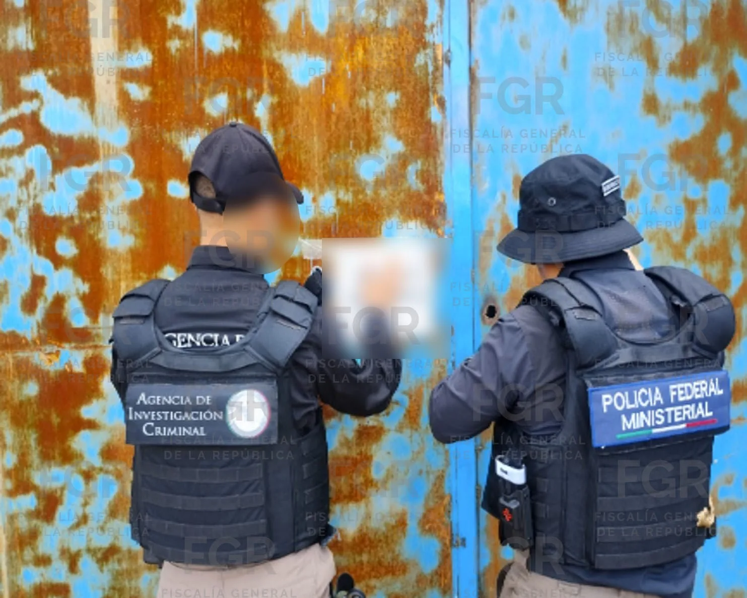 FGR asegura más de 2,3 mil litros de hidrocarburo en cateo en Tototlán, Jalisco - imagen 6