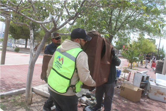 Municipio de Chihuahua retira 460 toneladas de tiliches en 160 colonias durante primer semestre de 2026 - imagen 2