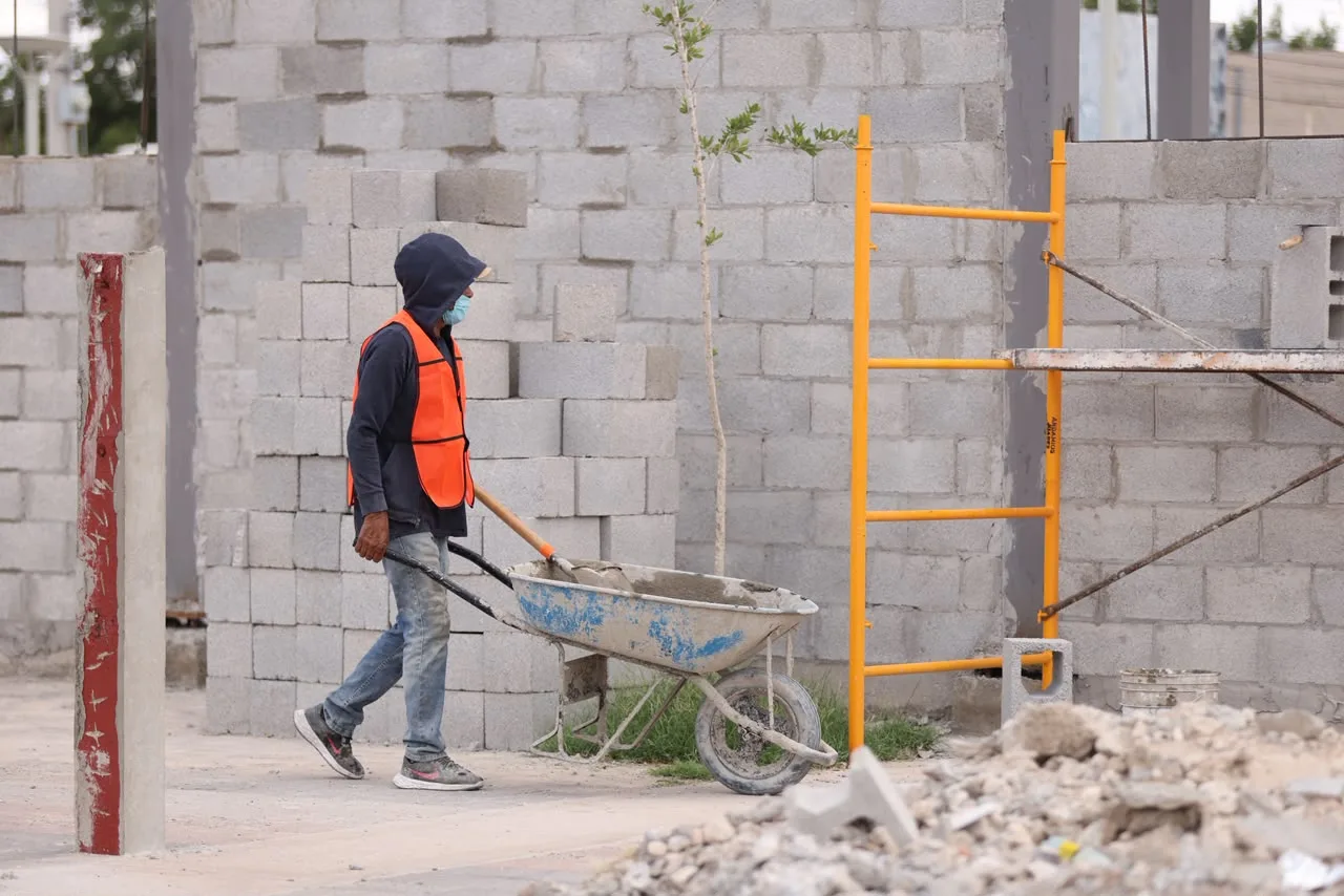 Avanzan trabajos de rehabilitación en la Plaza del Periodista de Ciudad Juárez - imagen 10