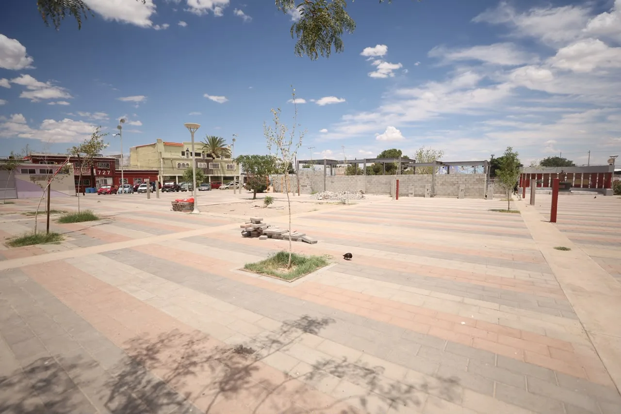 Avanzan trabajos de rehabilitación en la Plaza del Periodista de Ciudad Juárez - imagen 15
