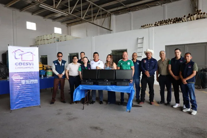Coesvi entrega computadoras y una máquina adobera al municipio de Cusihuiriachi - imagen 3