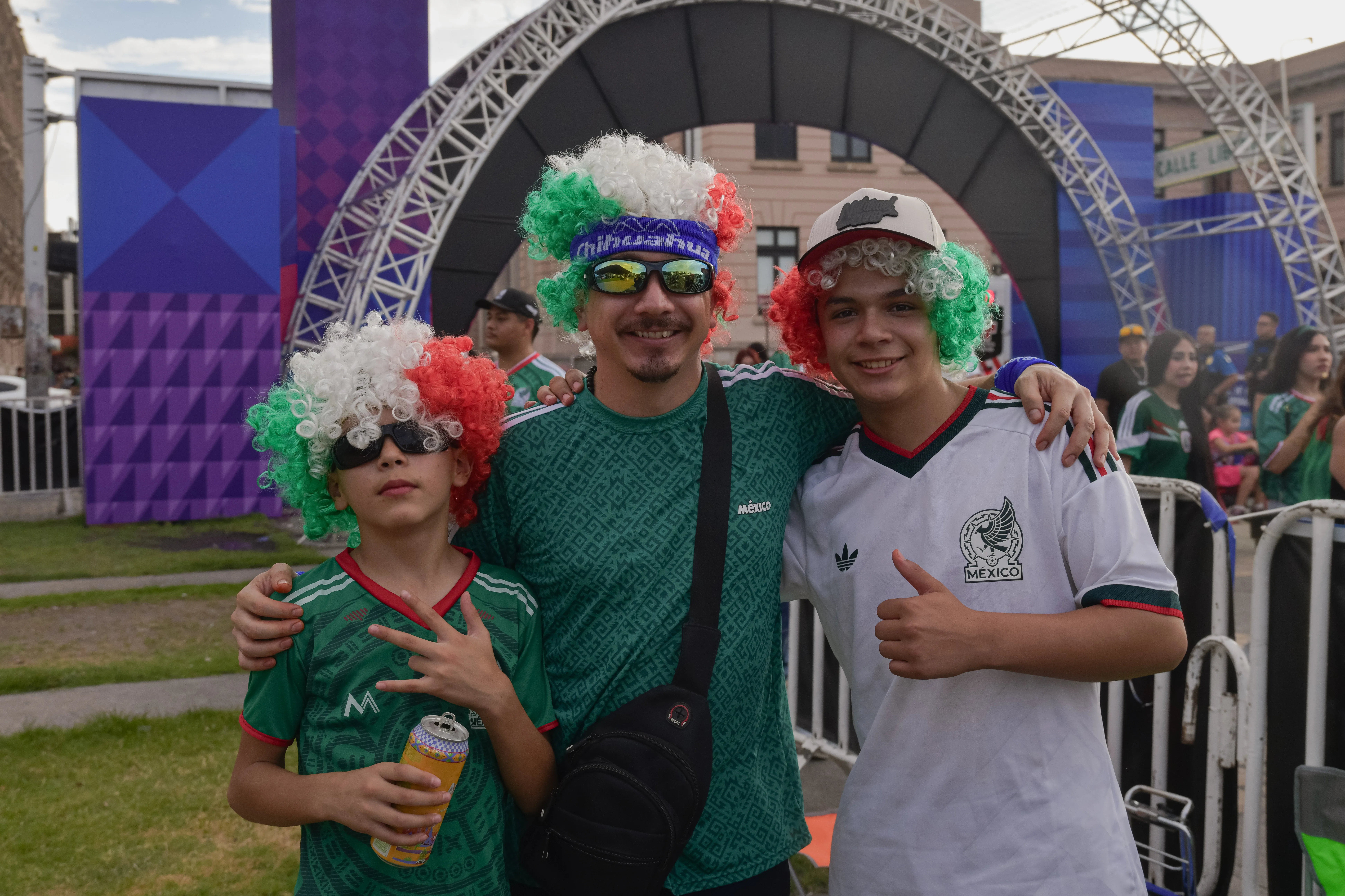 Chihuahuenses ven triunfo de México 2-0 sobre Ecuador en la Fiesta Mundialista 2026 - imagen 2