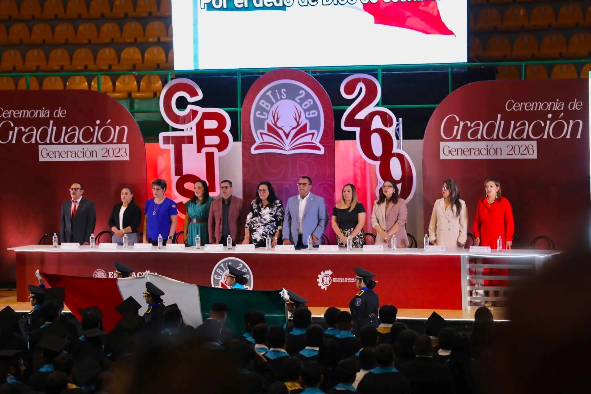Director de Educación Municipal asiste a graduaciones de bachillerato en Ciudad Juárez - imagen 9