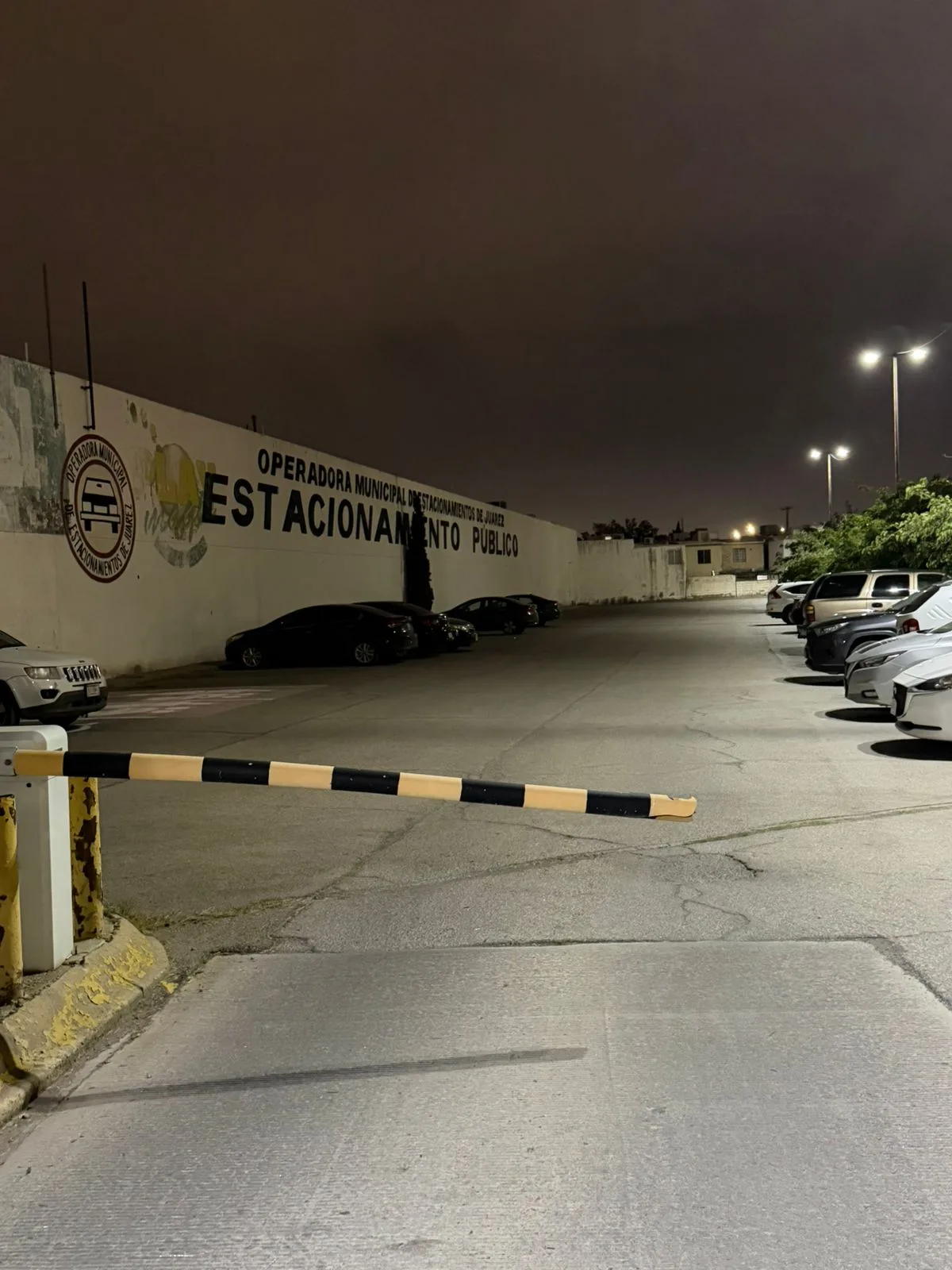 OMEJ mejora iluminación y seguridad en estacionamiento del Hospital 35 en Juárez - imagen 1