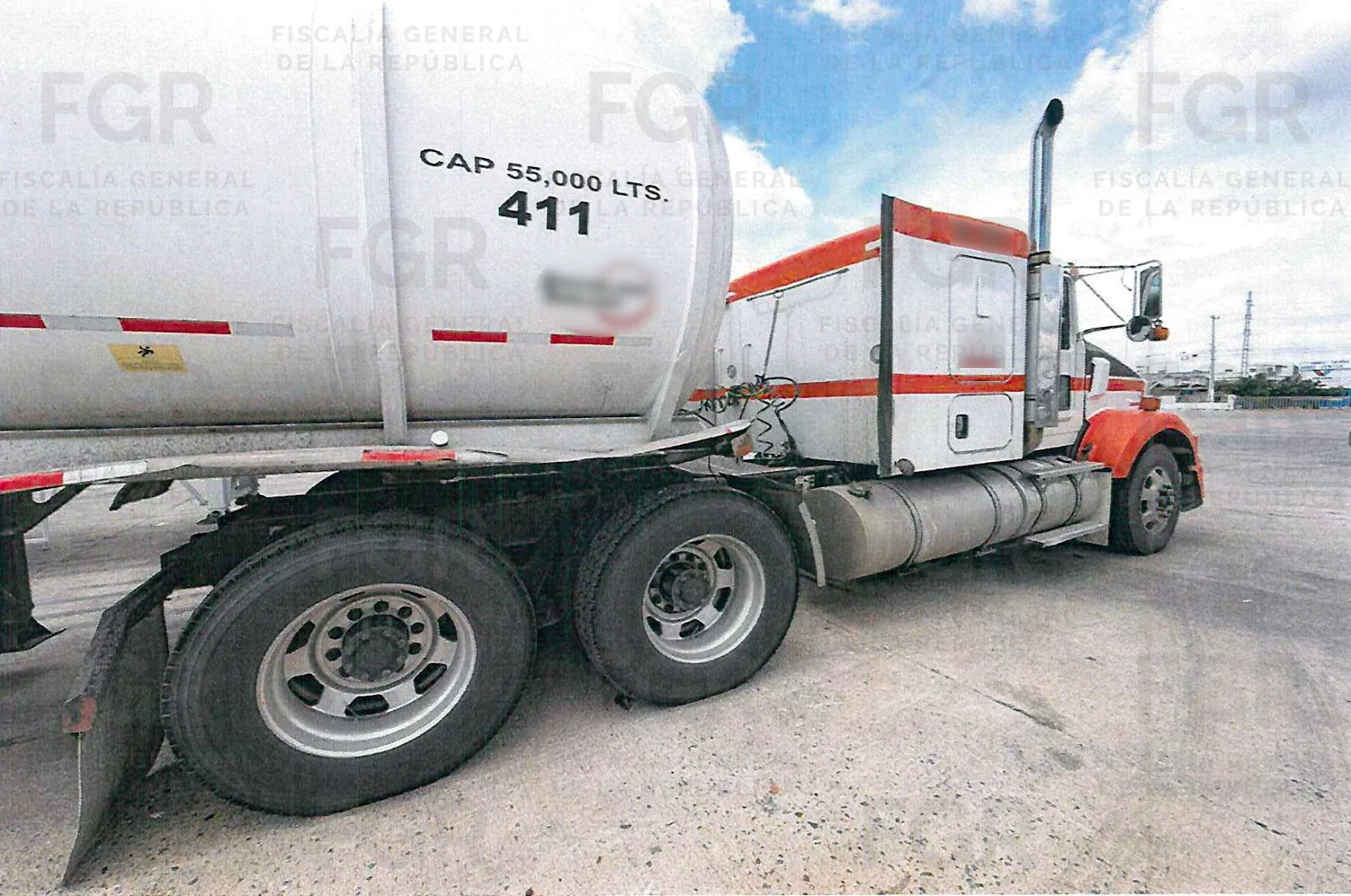 Detienen en Jalisco a persona con 55 mil litros de hidrocarburo en un tractocamión - imagen 2