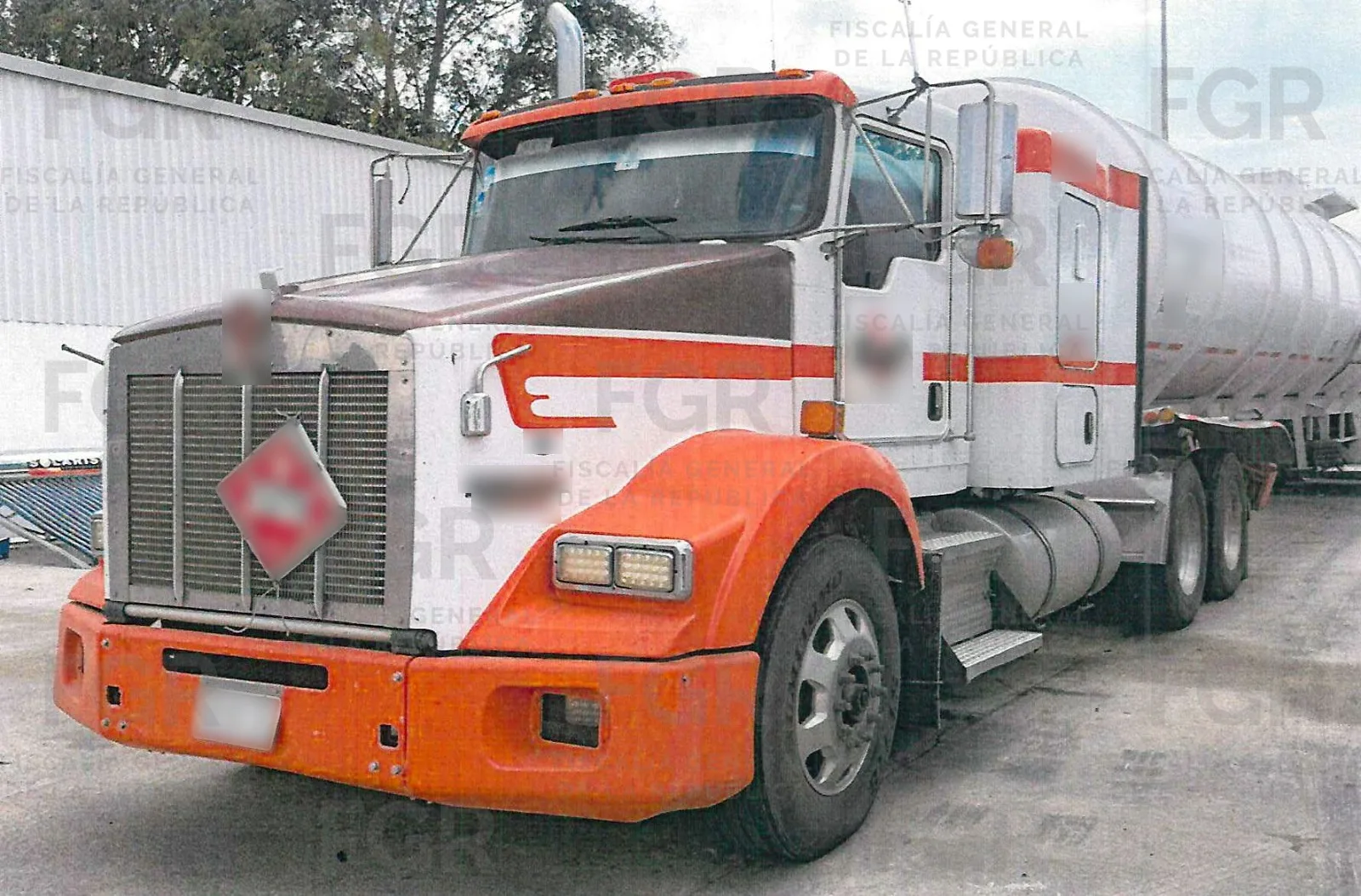 Detienen en Jalisco a persona con 55 mil litros de hidrocarburo en un tractocamión - imagen 4