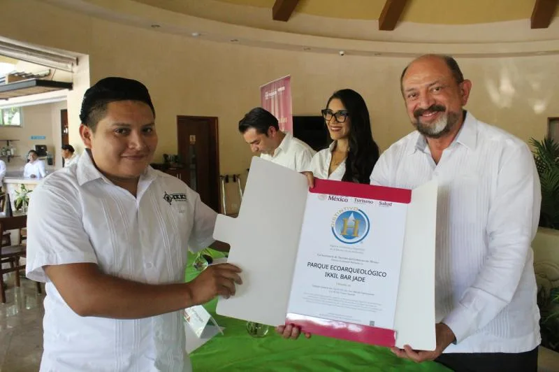 Parque Ecoarqueológico Ik Kil y Hacienda Xaybeh D’ Cámara reciben Distintivos H por calidad e higiene en Yucatán - imagen 5