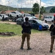 FGR asegura armas y vehículos en cateo en Durango tras denuncia ciudadana - imagen 1