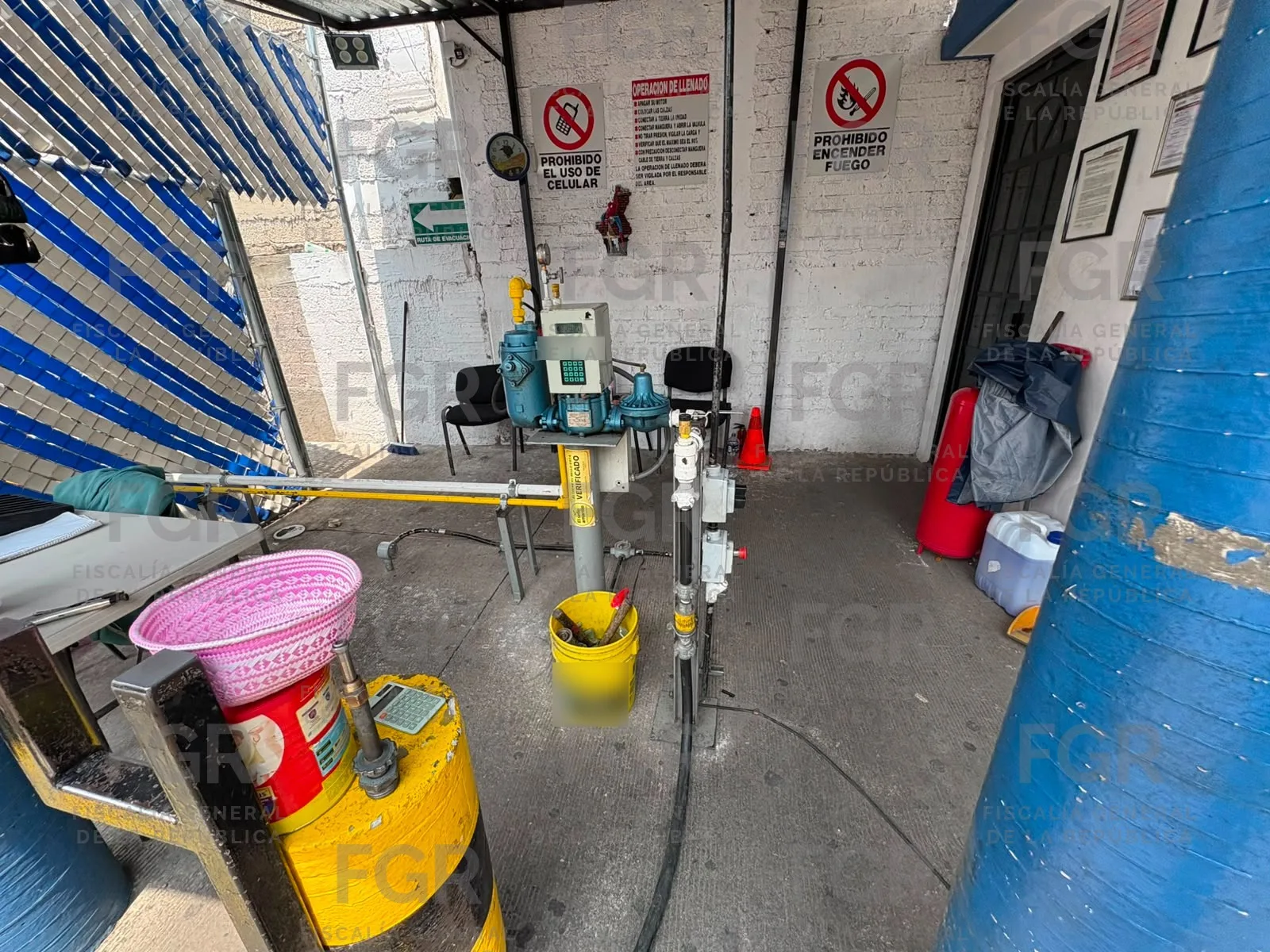 FGR asegura más de 12 mil litros de hidrocarburo y 189 tanques de gas en Ecatepec - imagen 2