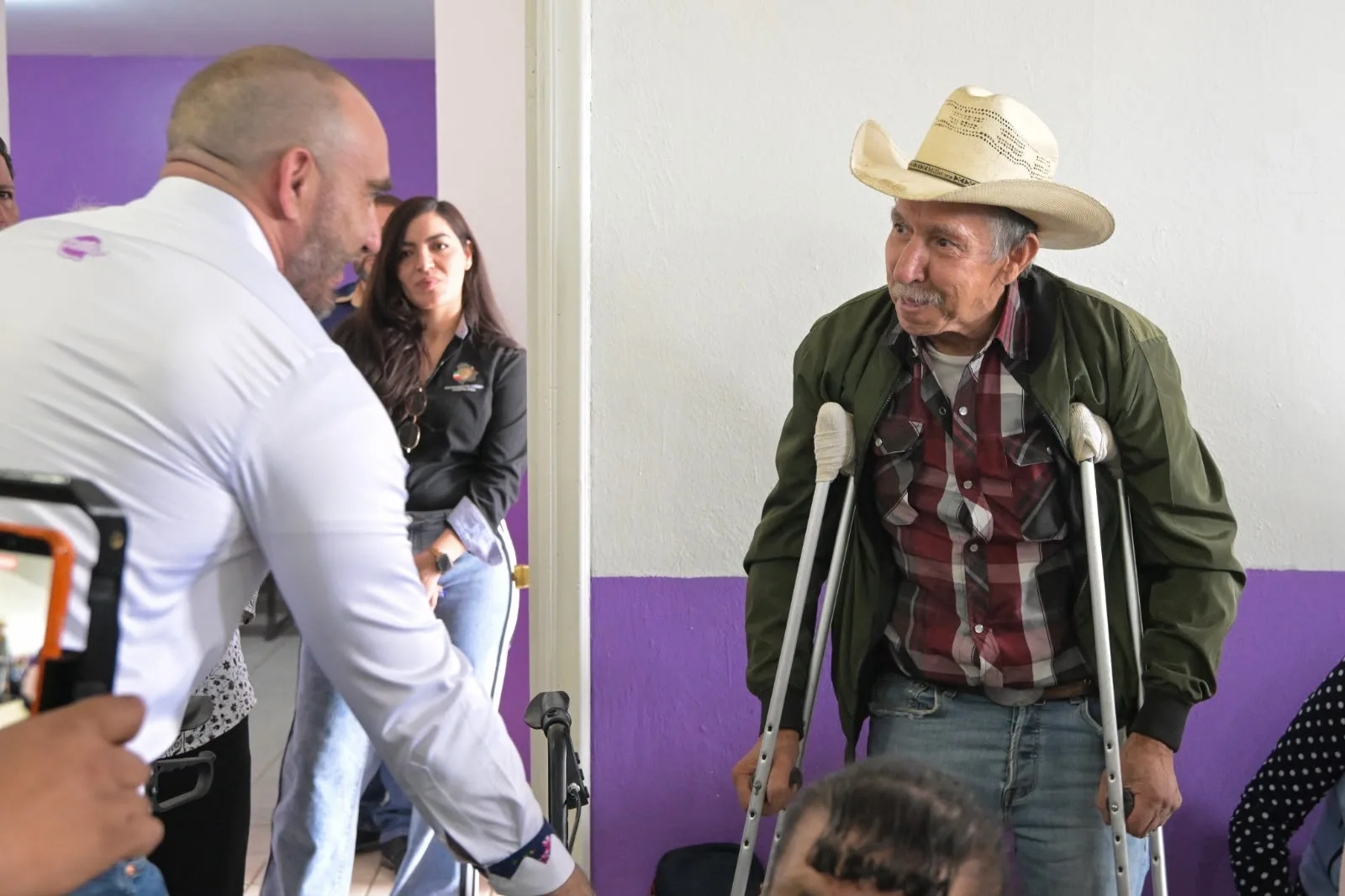 DIF Estatal entrega aparatos funcionales y despensas a personas vulnerables en Guachochi - imagen 8