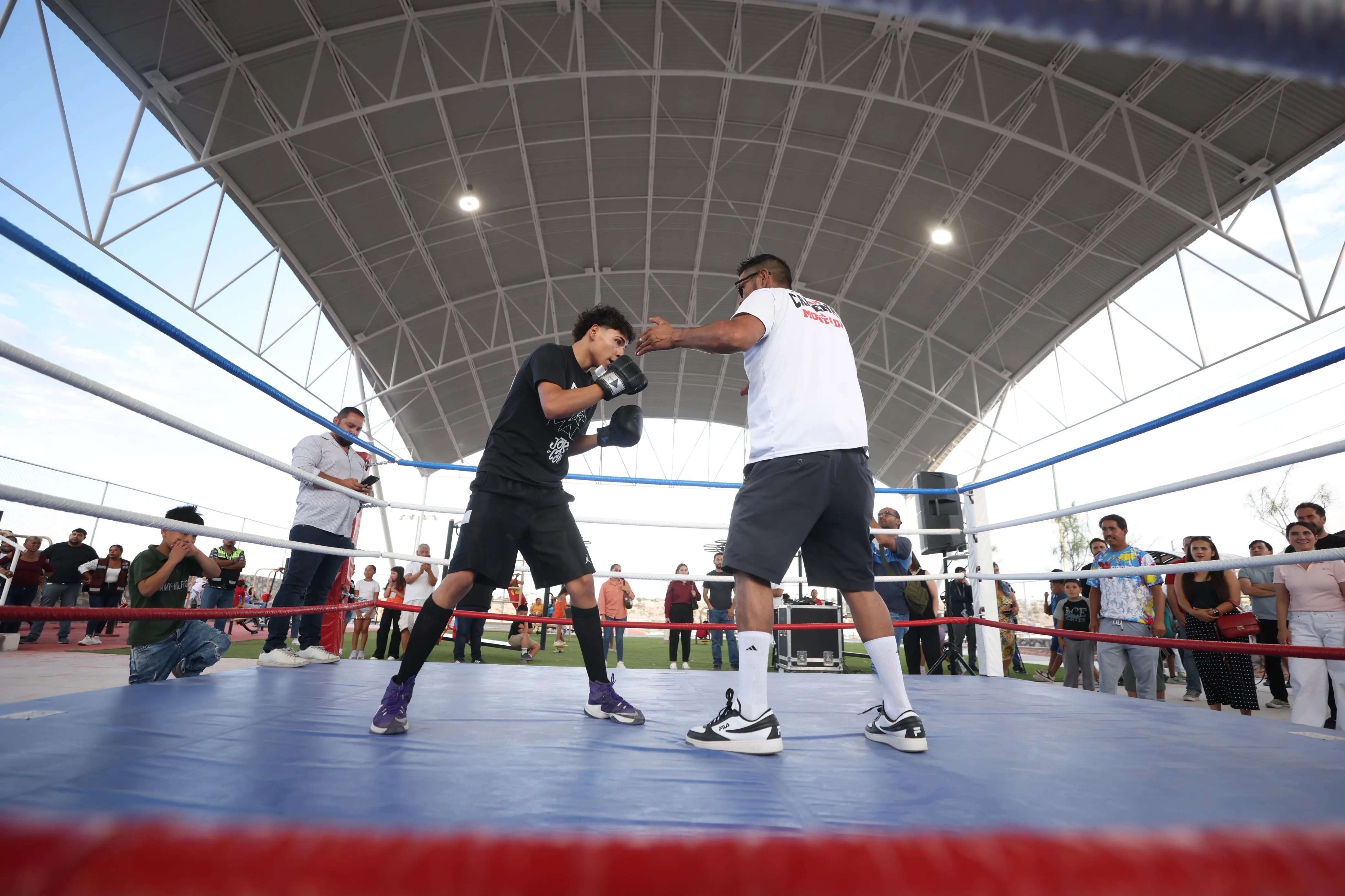 Ciudad Juárez inaugura multideportivo 'De las Calles al Ring' en colonia Juanita Luna con apoyo ciudadano - imagen 4