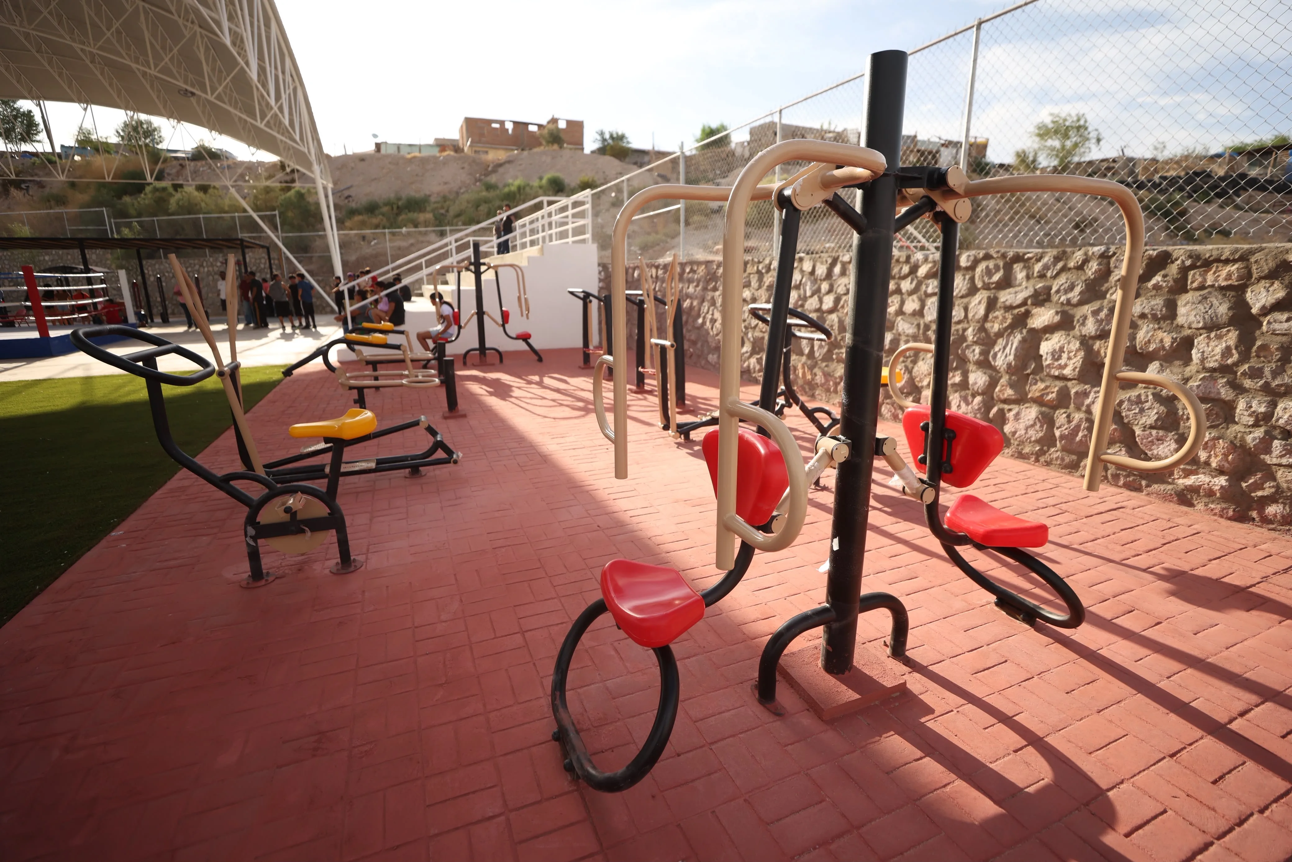 Ciudad Juárez inaugura multideportivo 'De las Calles al Ring' en colonia Juanita Luna con apoyo ciudadano - imagen 7