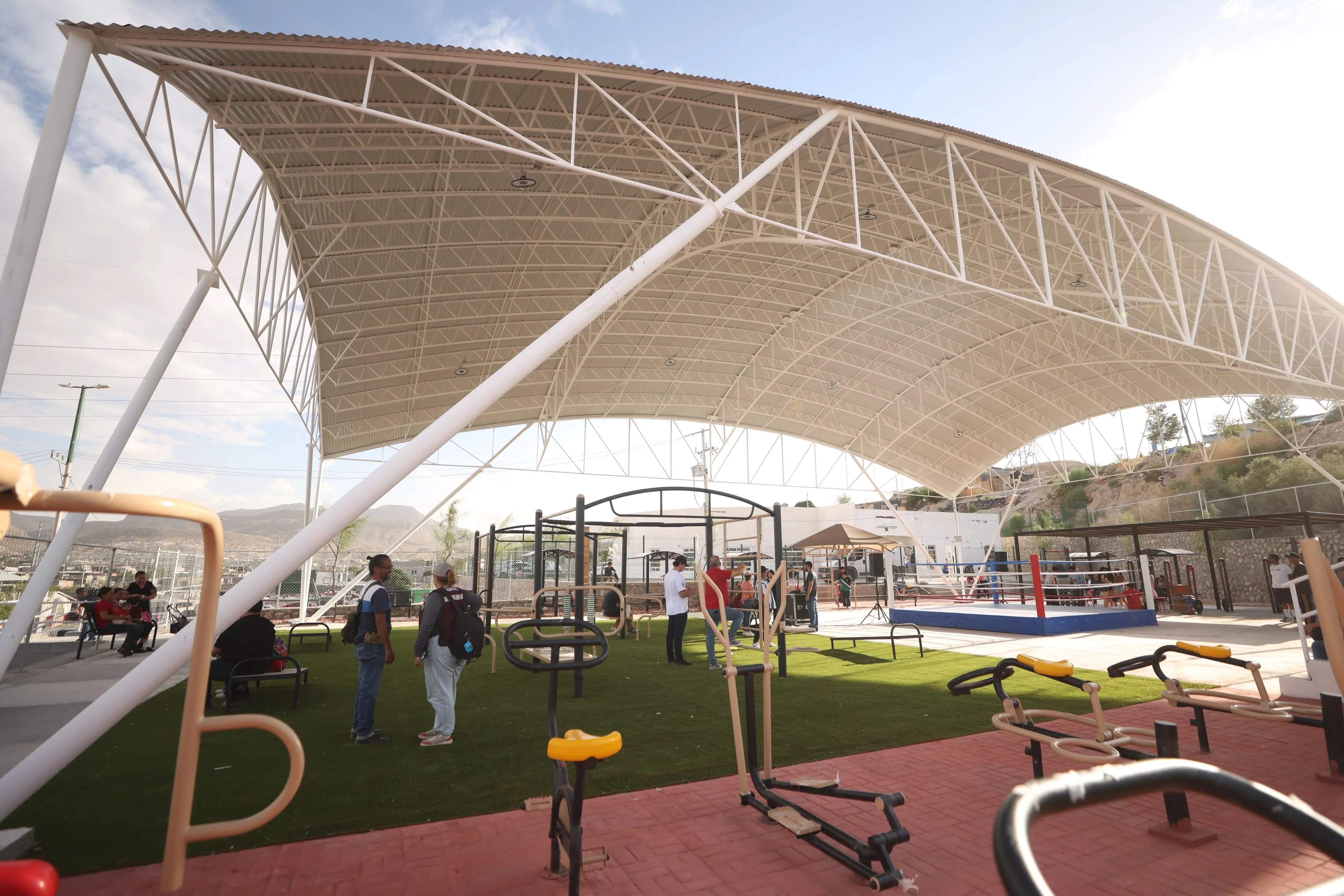 Ciudad Juárez inaugura multideportivo 'De las Calles al Ring' en colonia Juanita Luna con apoyo ciudadano - imagen 11