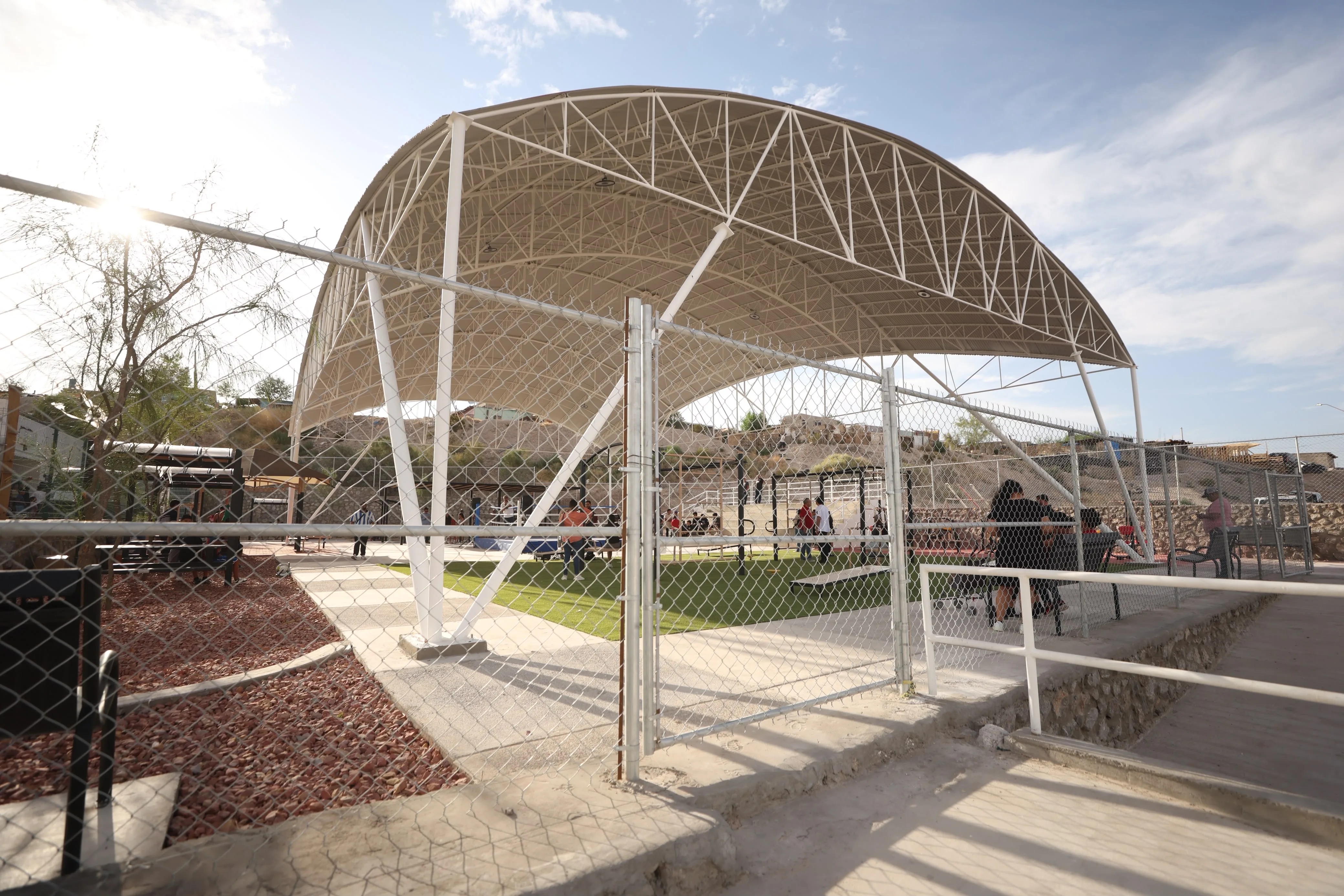 Ciudad Juárez inaugura multideportivo 'De las Calles al Ring' en colonia Juanita Luna con apoyo ciudadano - imagen 12