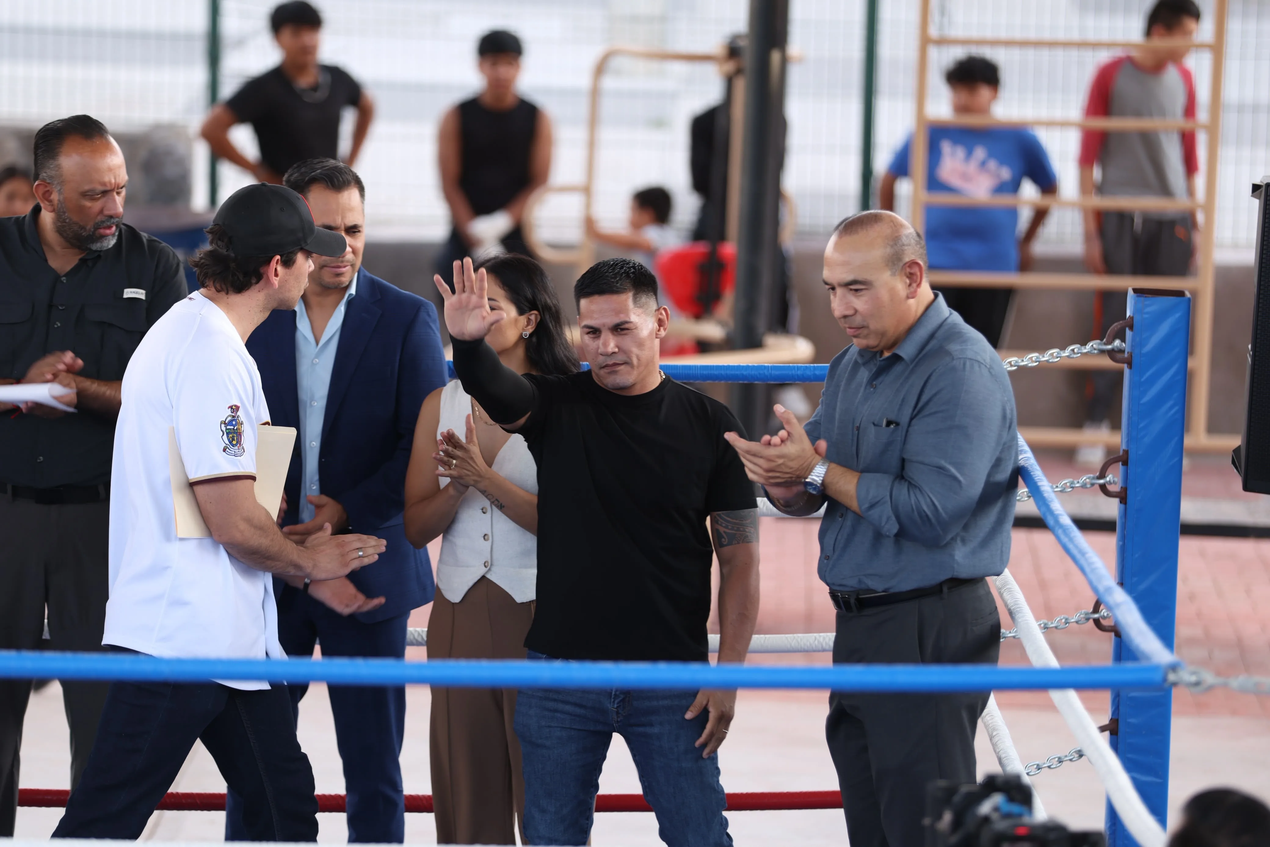 Ciudad Juárez inaugura multideportivo 'De las Calles al Ring' en colonia Juanita Luna con apoyo ciudadano - imagen 17