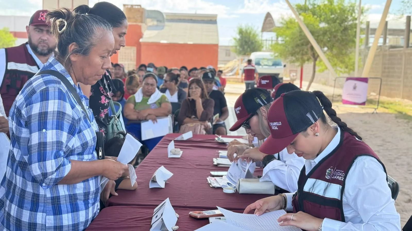 Gobierno de Ciudad Juárez entrega más de 320 cartas de residencia gratuitas a familias locales - imagen 2