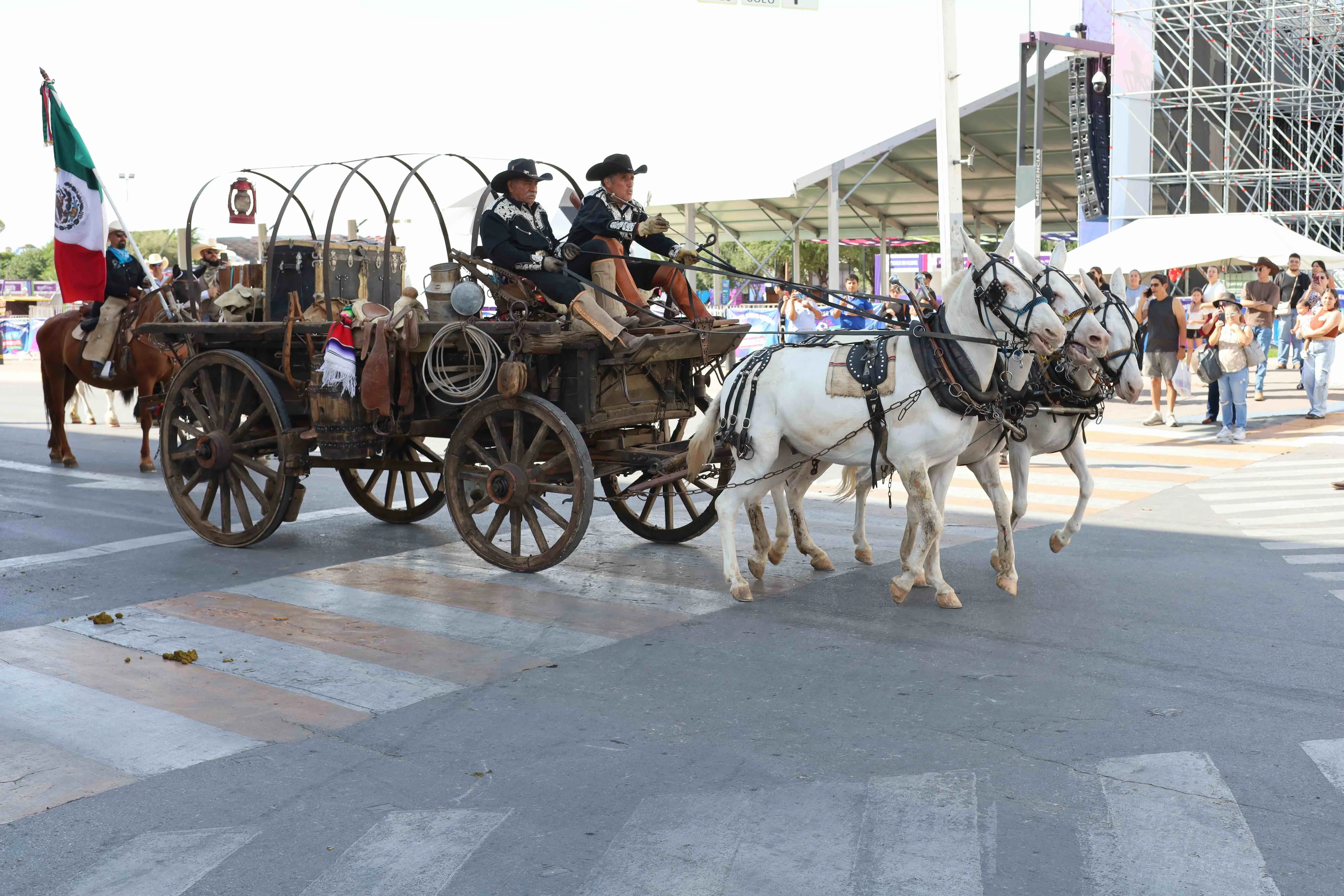 Más de 600 jinetes recorren Chihuahua en la XXXI Gran Cabalgata Villista 2026 - imagen 7