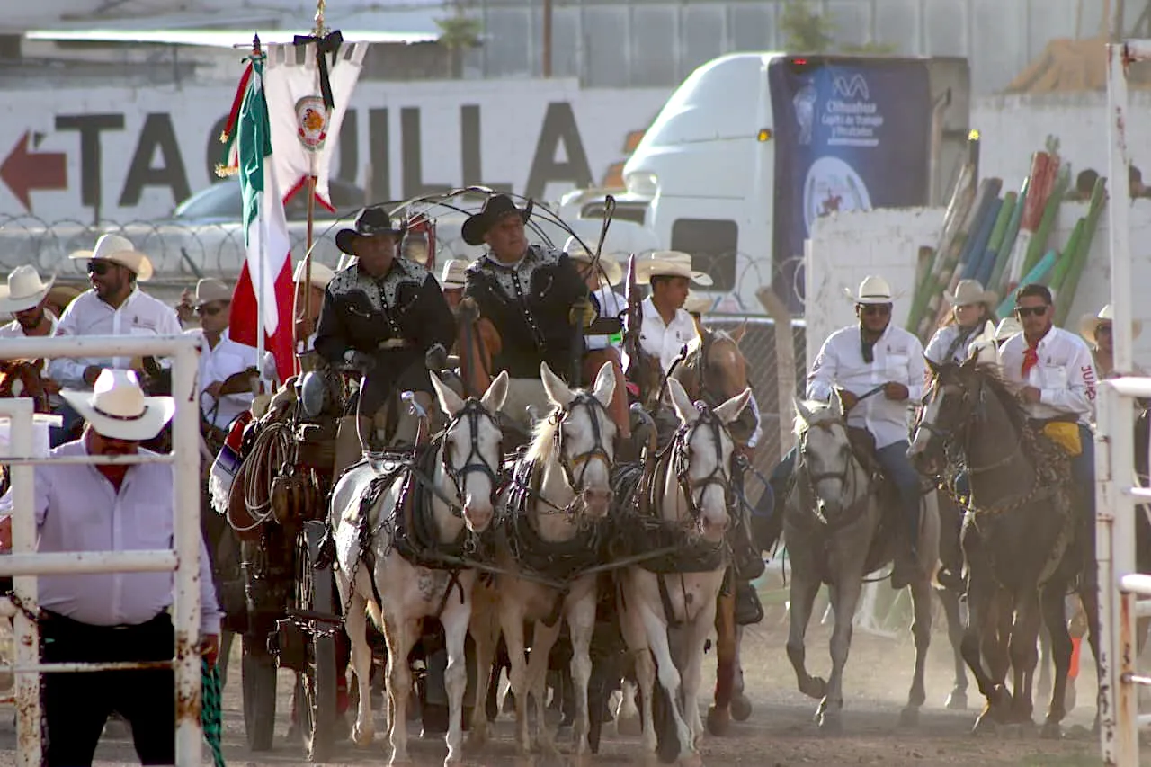 Más de 600 jinetes recorren Chihuahua en la XXXI Gran Cabalgata Villista 2026 - imagen 9