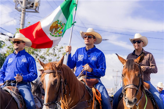Alcalde Marco Bonilla acompaña a jinetes en último tramo de la Cabalgata Villista en Chihuahua - imagen 5