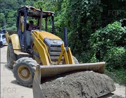 FGR detiene a cinco personas y asegura maquinaria por extracción ilegal de arena en Motozintla, Chiapas - imagen 6