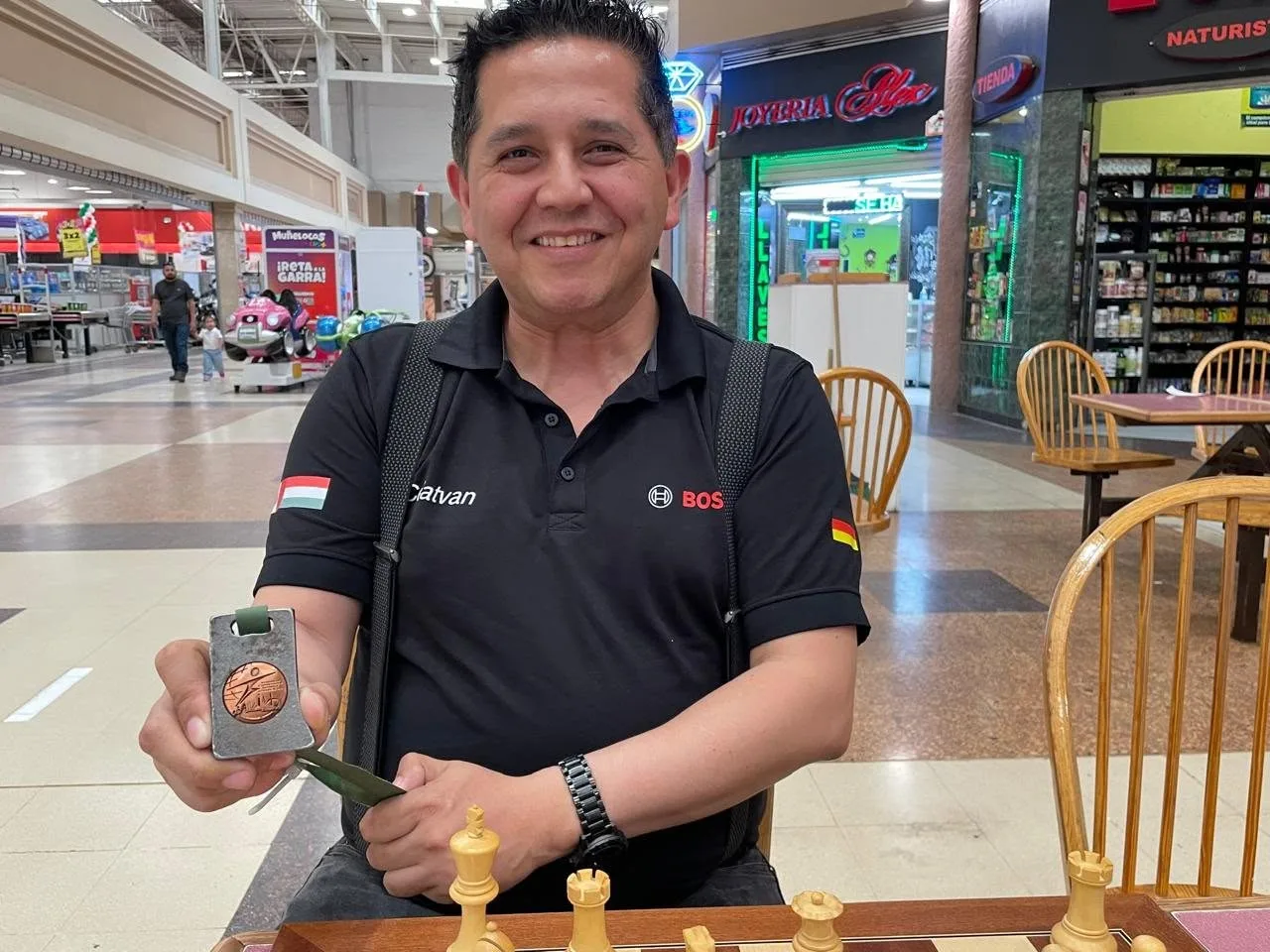 Javier Lom logra medalla de bronce en el Mundial Empresarial de Ajedrez en Dinamarca - imagen 1