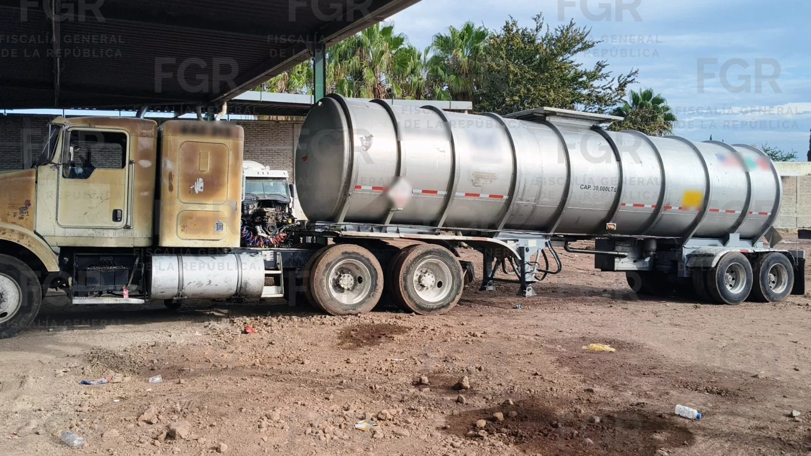 FGR asegura más de 89 mil litros de hidrocarburo en El Salto, Jalisco - imagen 4