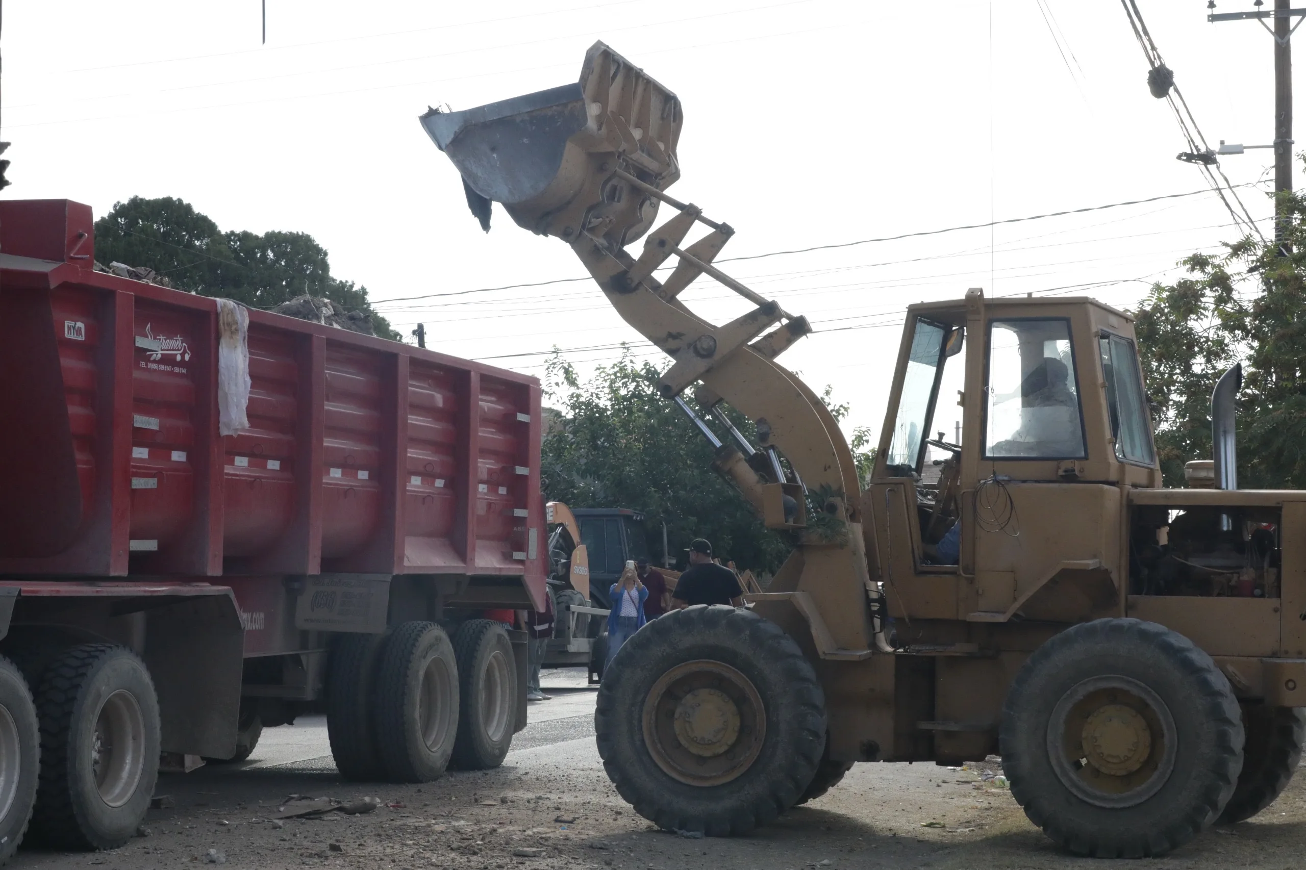 Demuelen finca abandonada en El Barreal y anuncian sanciones para propietarios incumplidos - imagen 13