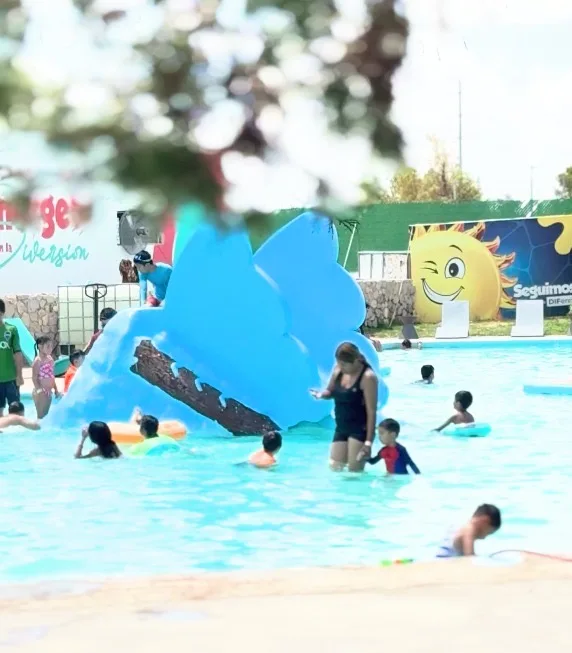 Niños de Ciudad Juárez participan en actividades acuáticas y recreativas en AquaDIF durante Campamentos de Verano 2026 - imagen 4
