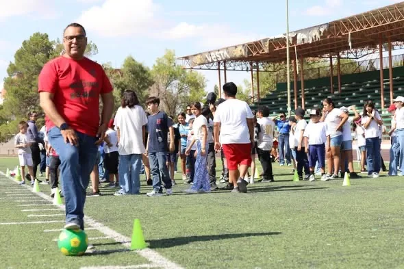 Campamentos de verano en Juárez promueven deporte e historia local entre niños - imagen 1