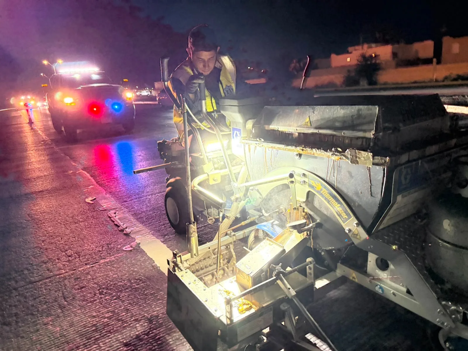 Renuevan señalización horizontal en bulevar Juan Pablo II para mejorar seguridad vial - imagen 1