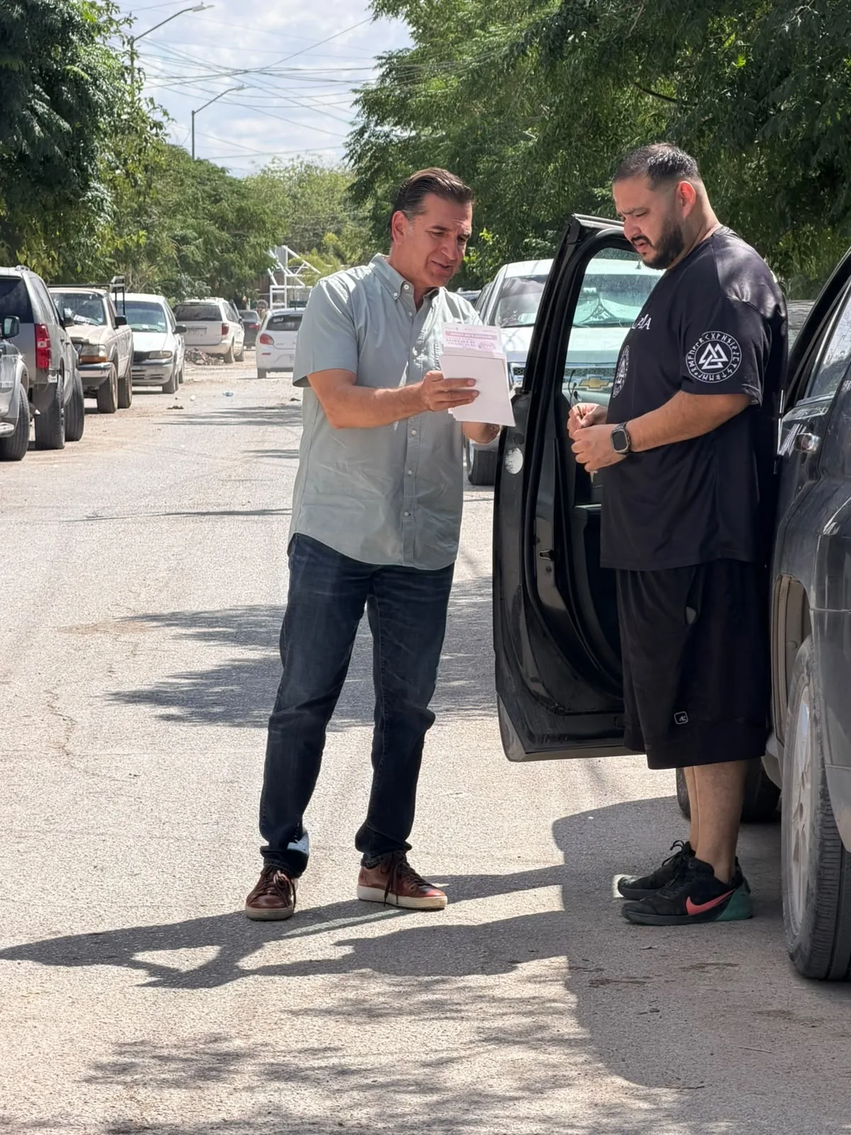 Jornada de limpieza y atención ciudadana en Riberas del Bravo etapa 3 impulsa programa Juárez Amanece Limpio - imagen 8