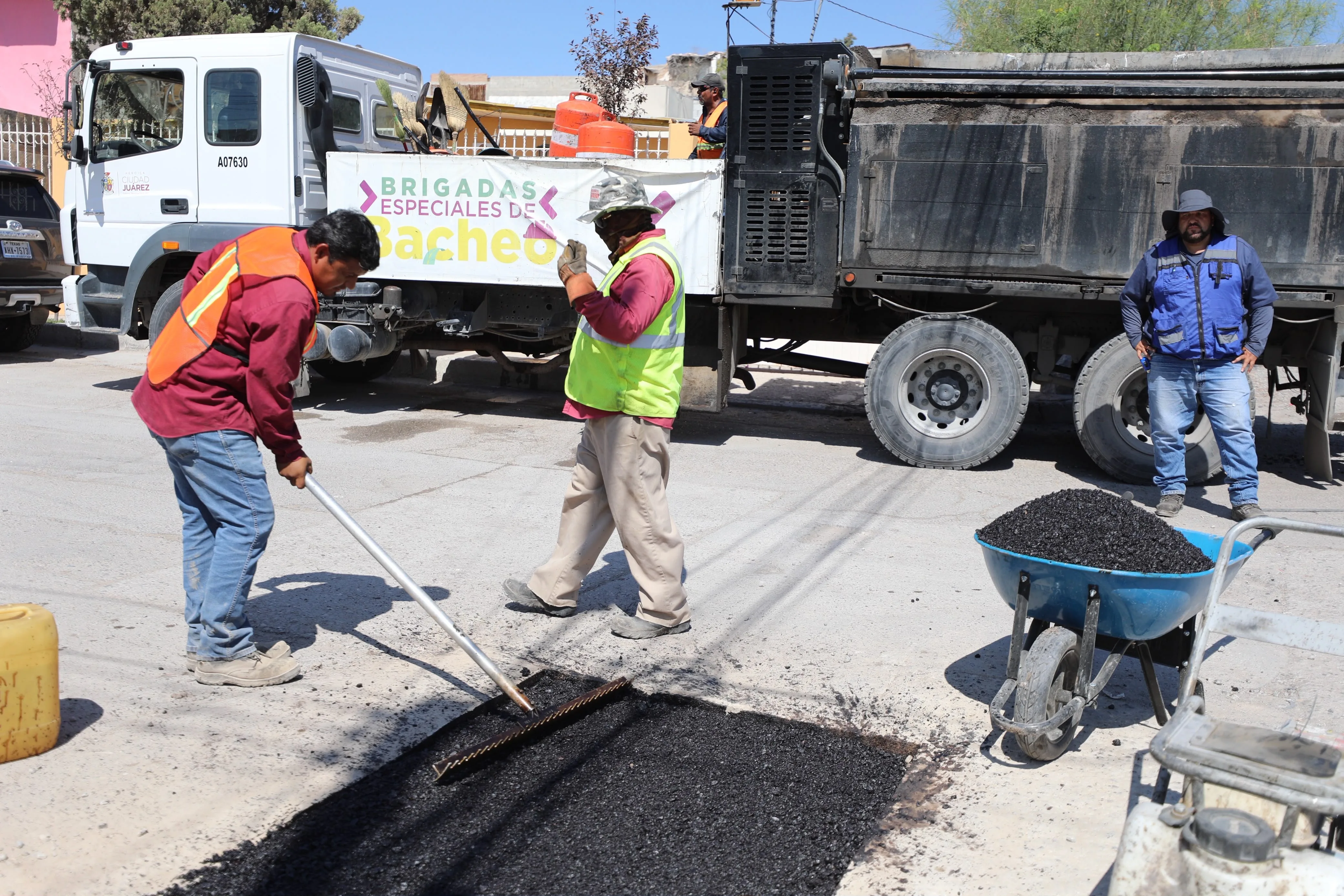 Avanza programa de bacheo en la colonia Galeana con supervisión municipal - imagen 1