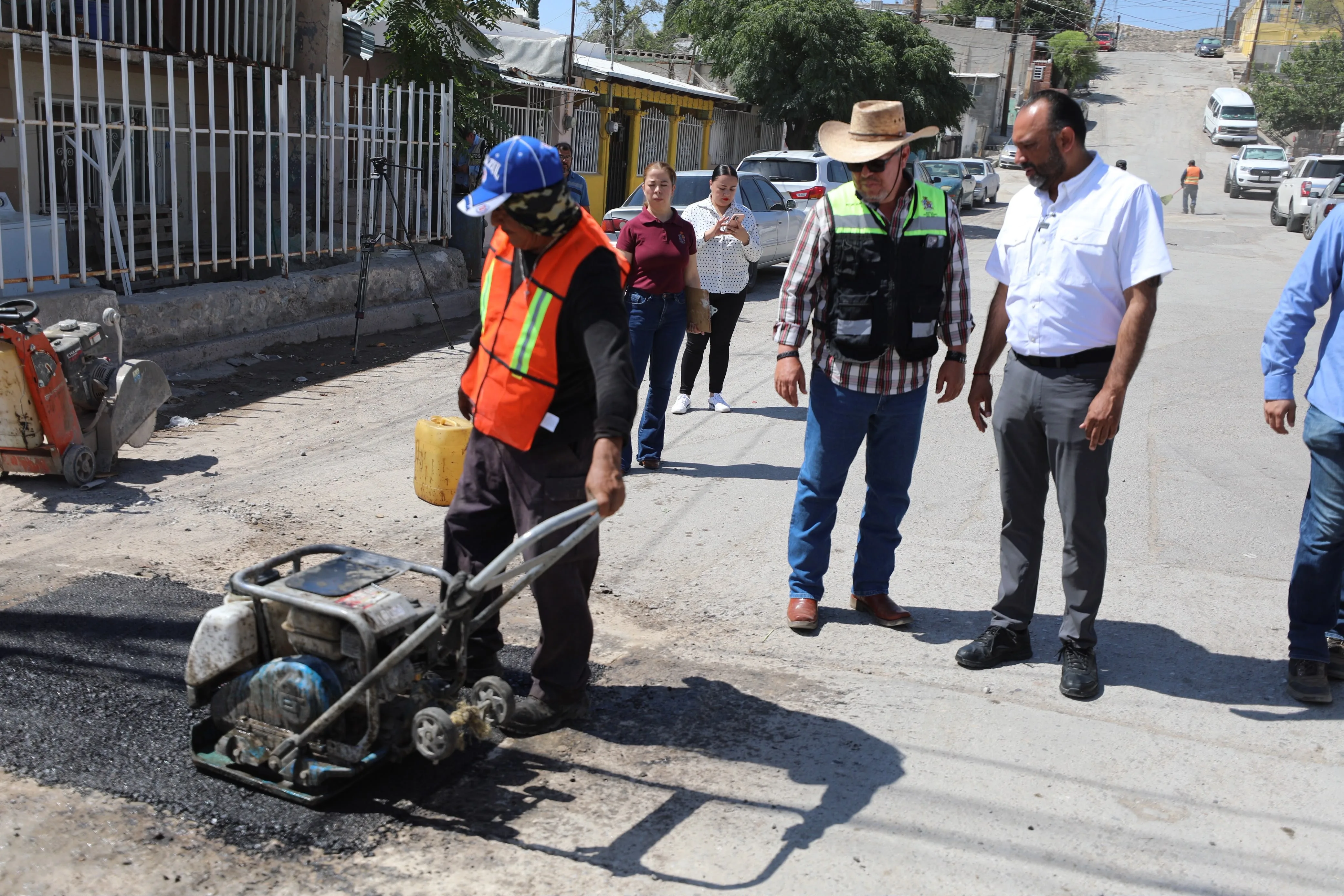 Avanza programa de bacheo en la colonia Galeana con supervisión municipal - imagen 3