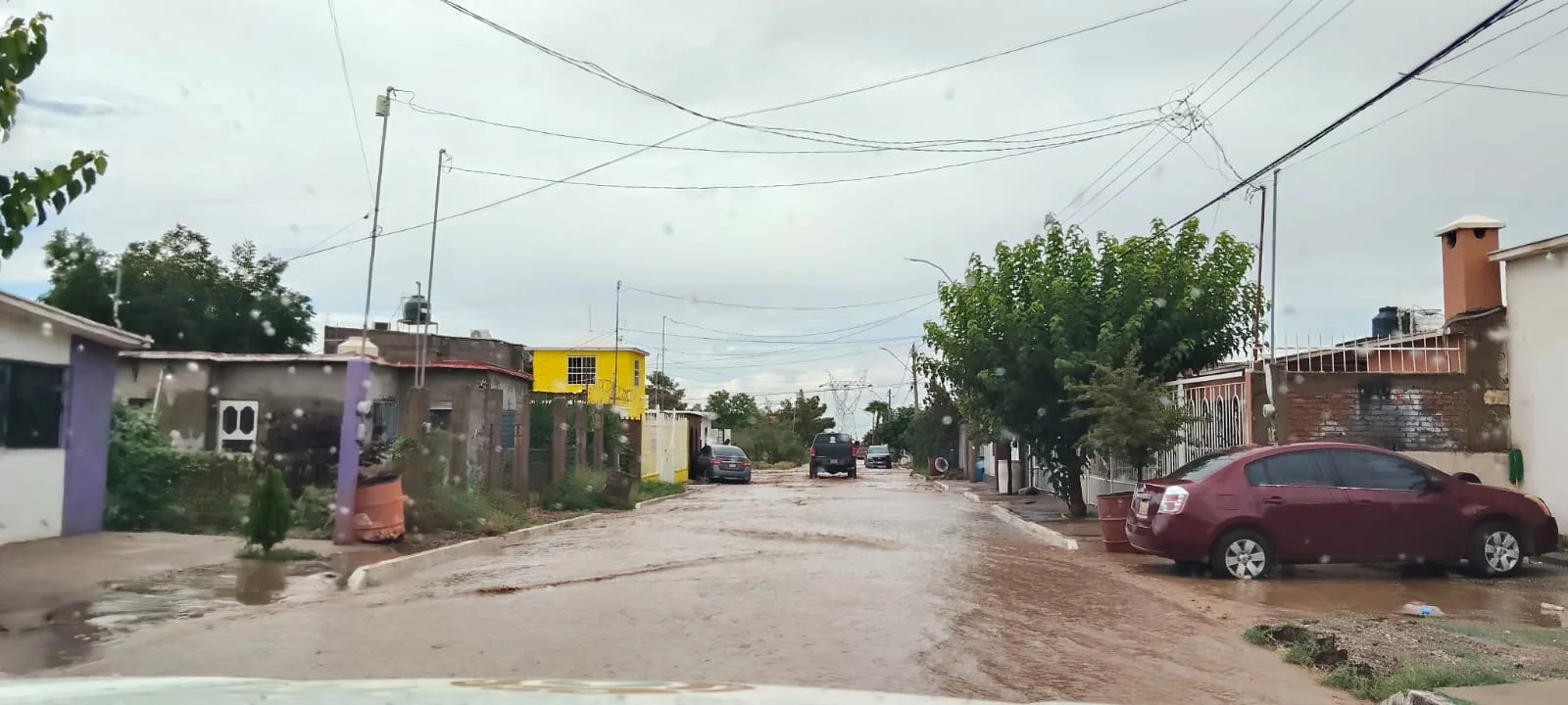 Protección Civil advierte sobre riesgos de cruzar arroyos y calles inundadas en Chihuahua por lluvias intensas - imagen 3