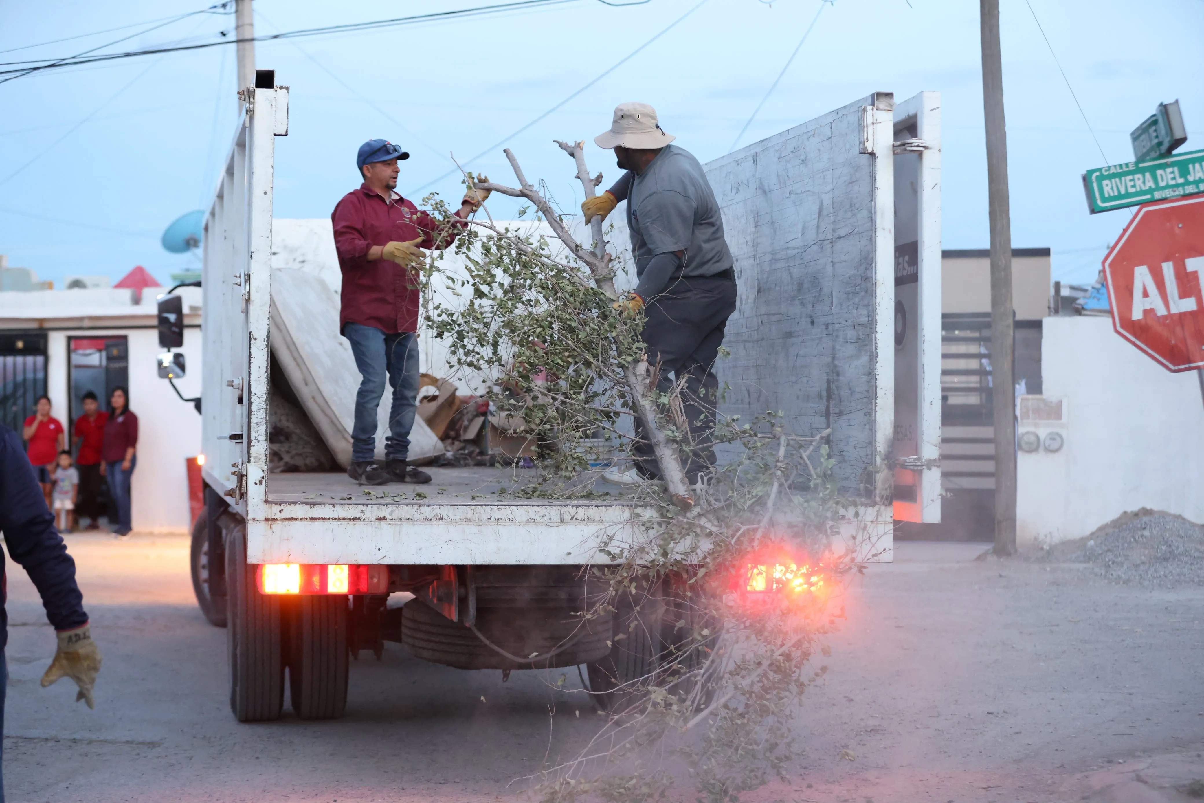 Alcalde de Juárez invita a vecinos de Riberas del Bravo a participar en jornada de limpieza masiva - imagen 7