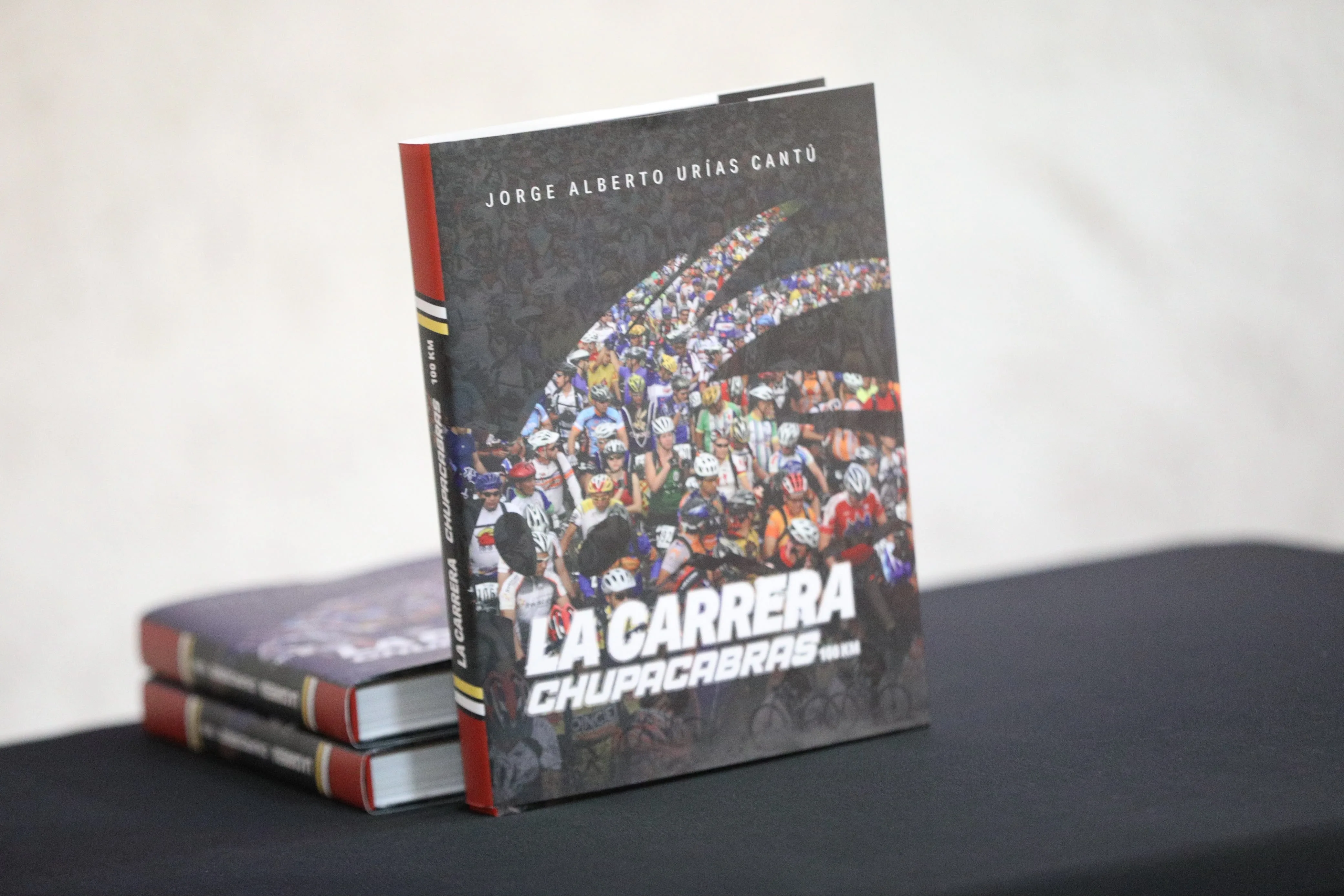 Presentan libro que documenta 30 años de la Carrera Chupacabras 100 KM en Ciudad Juárez - imagen 3