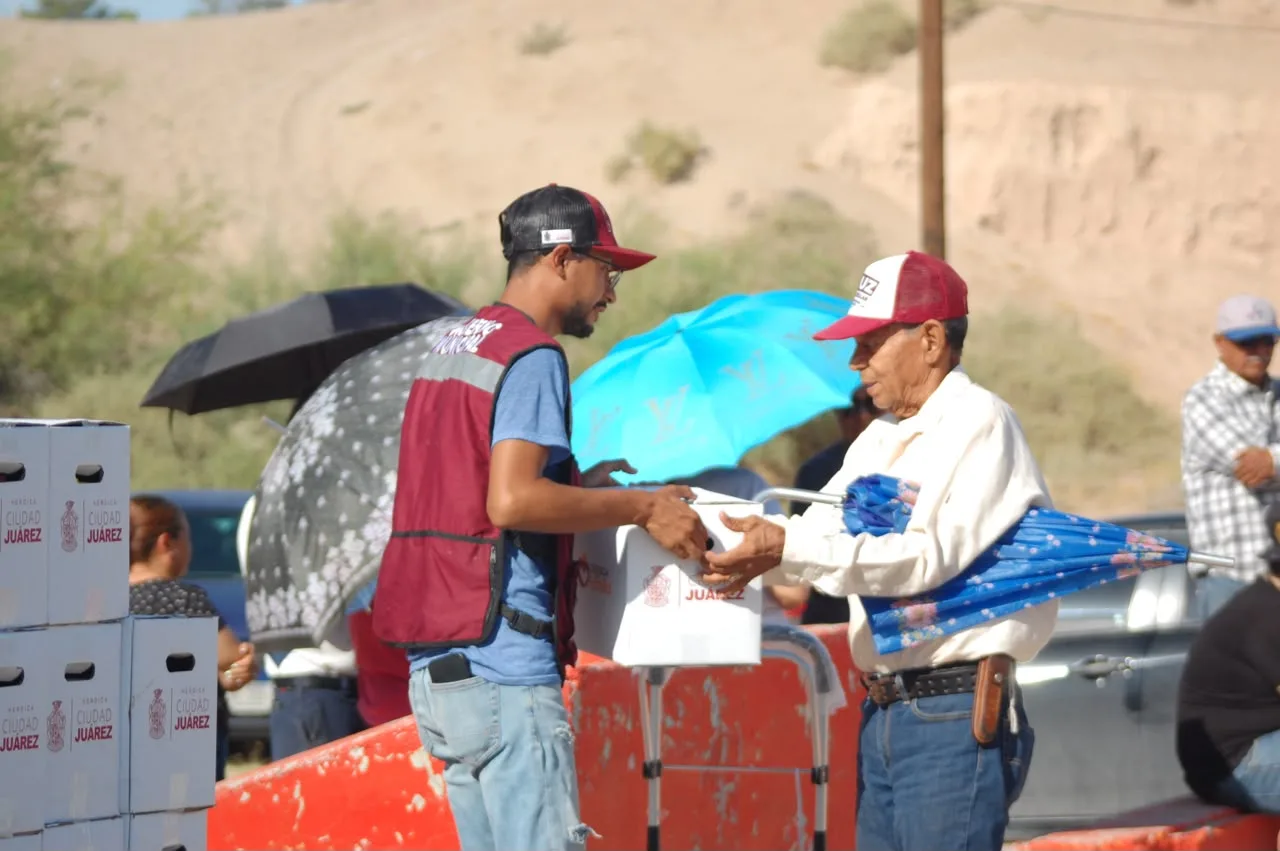 Desarrollo Social entrega apoyos alimenticios a mil familias rurales del Valle de Juárez - imagen 1