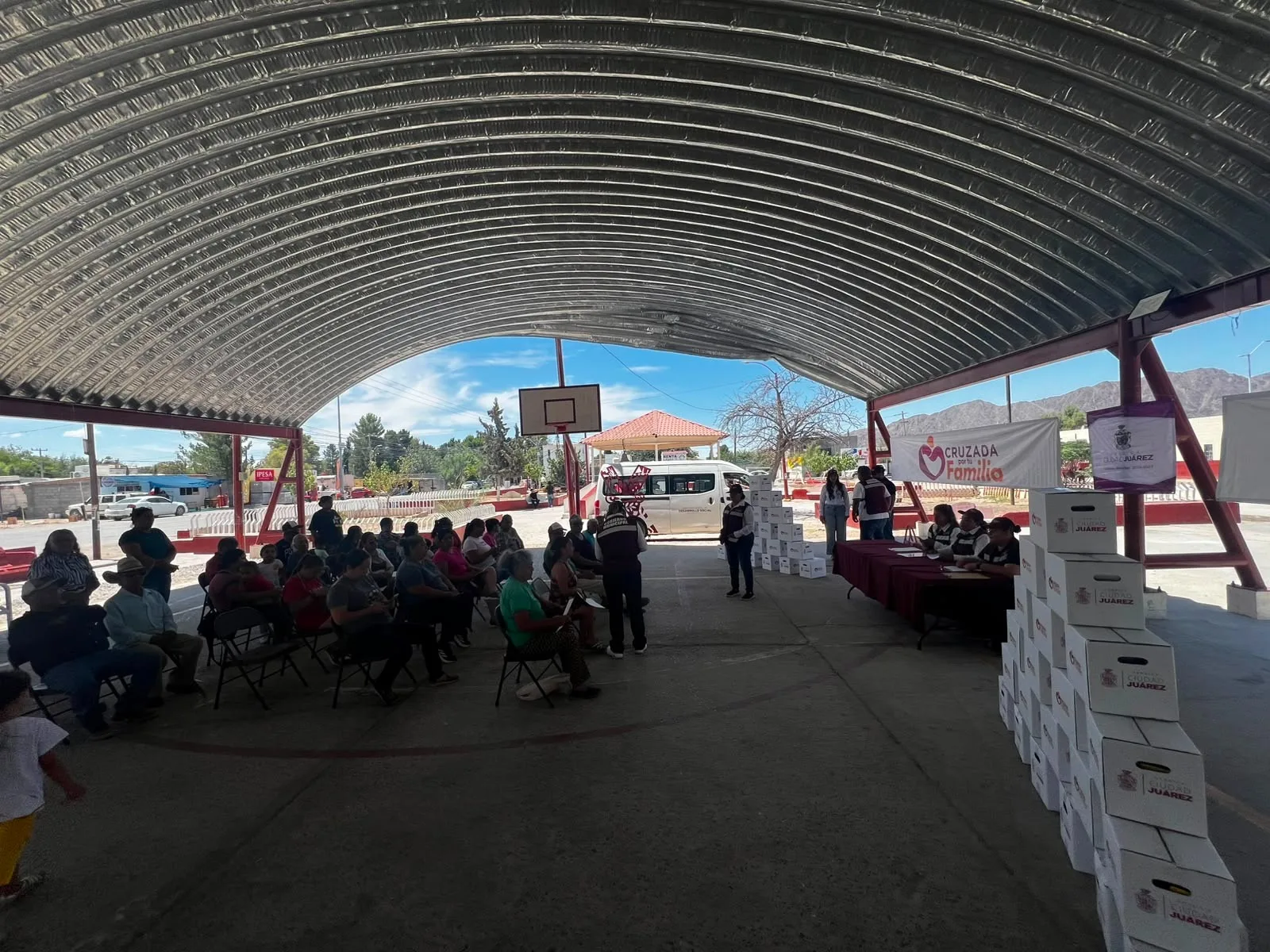 Programa Cruzada por tu Familia entrega apoyos alimentarios en Samalayuca - imagen 3