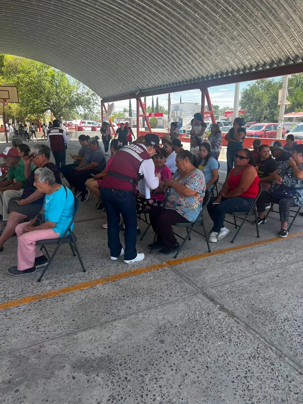 Programa Cruzada por tu Familia entrega apoyos alimentarios en Samalayuca - imagen 4