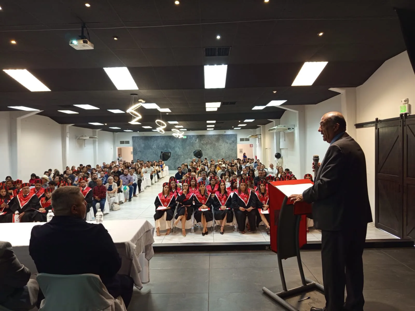 35 estudiantes reciben cartas de pasante del Doctorado en Educación en Chihuahua - imagen 8