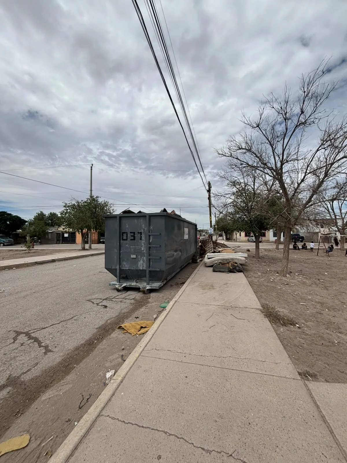 Vecinos de Riberas del Bravo impulsan programa “Punto Limpio a tu Colonia” previo a “Juárez Amanece Limpio” - imagen 1